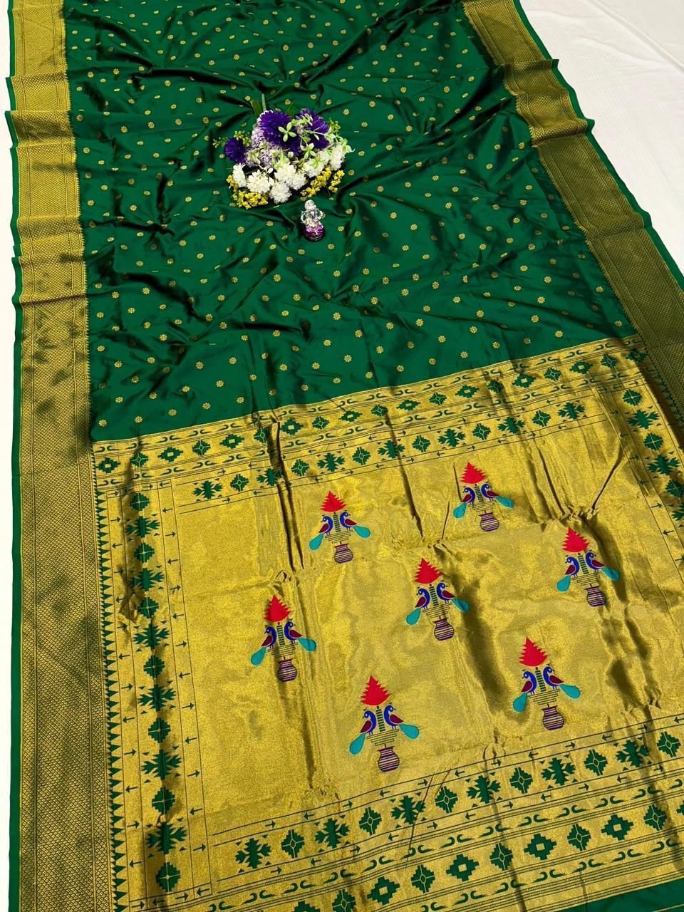 Yeola Kalanjali Double Pallu Paithani image 16