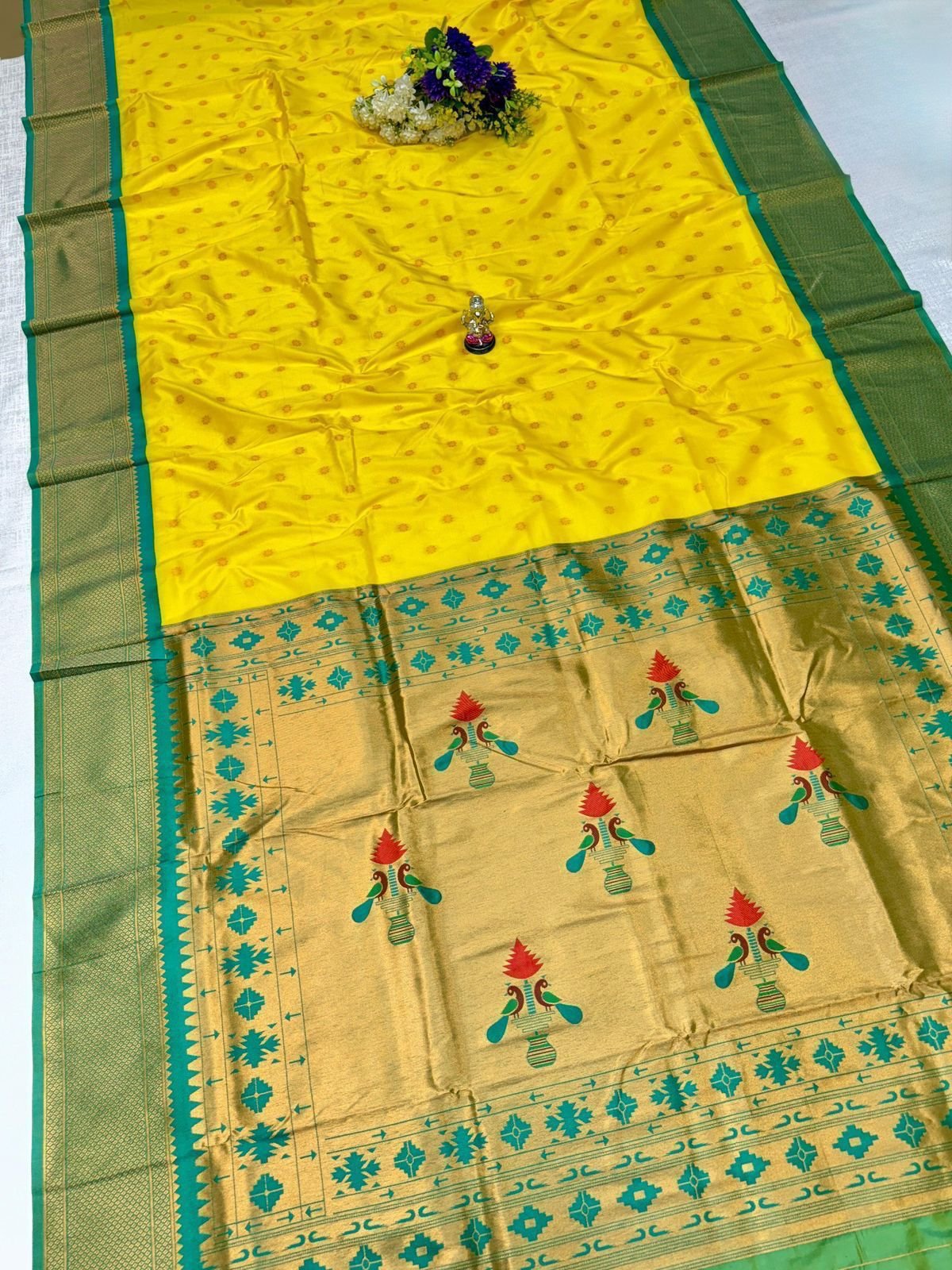 Yeola Kalanjali Double Pallu Paithani image 11