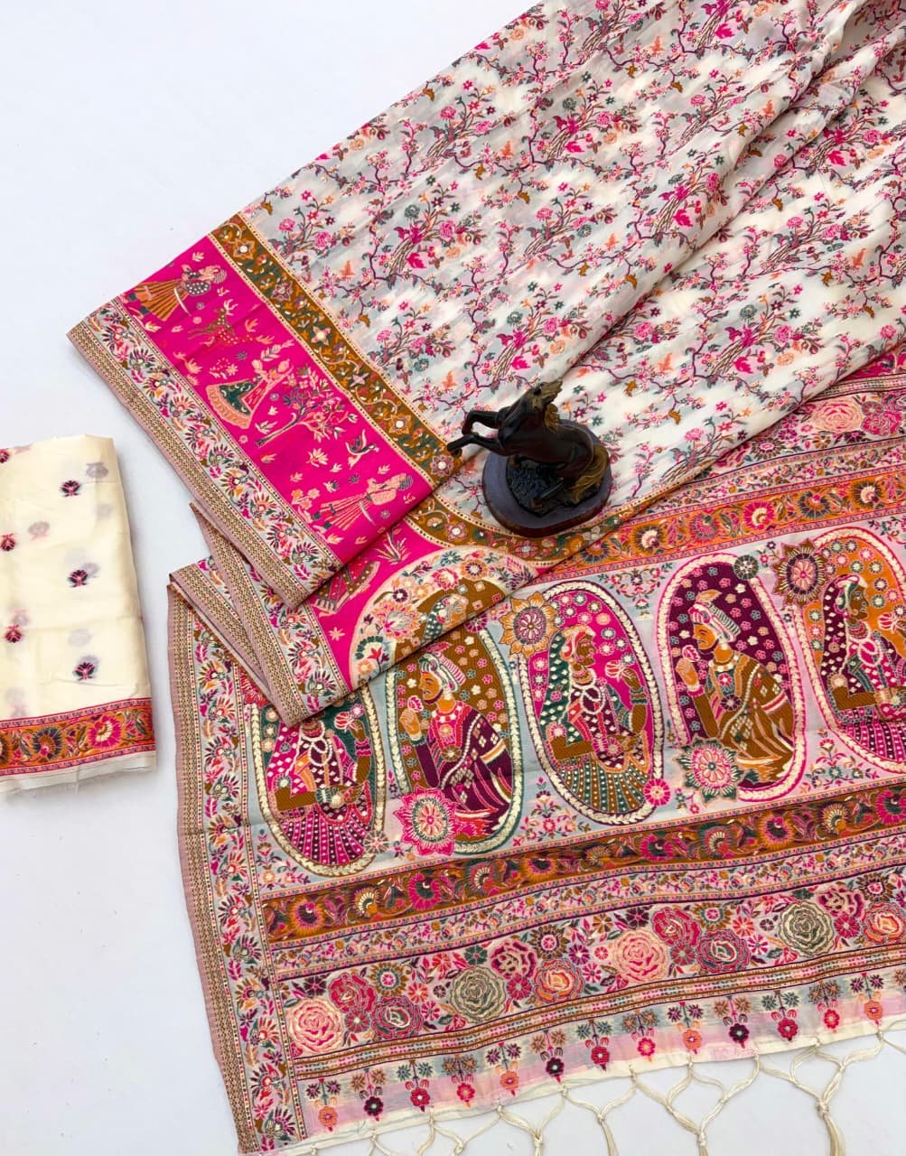 11 P ashmina Silk Jaal image 4