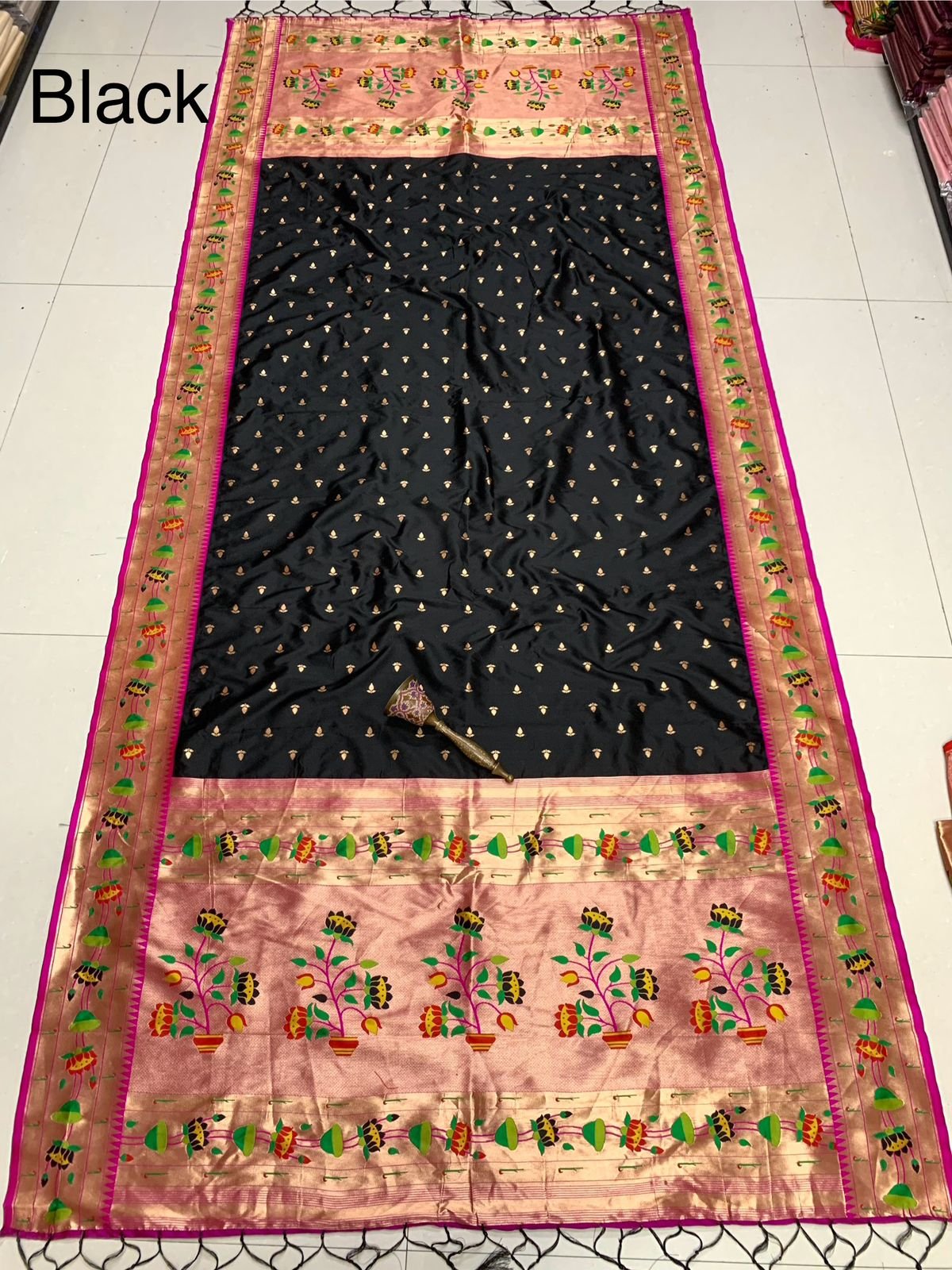 Flower Border Dupatta image 11