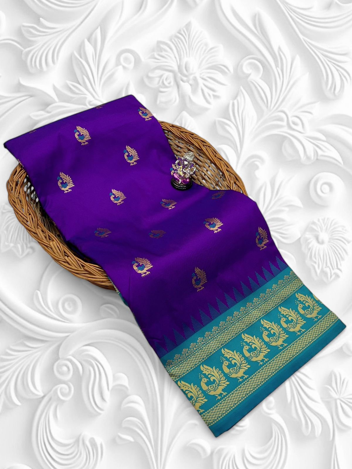 Shreyaa Gadwaal Paithani image 26
