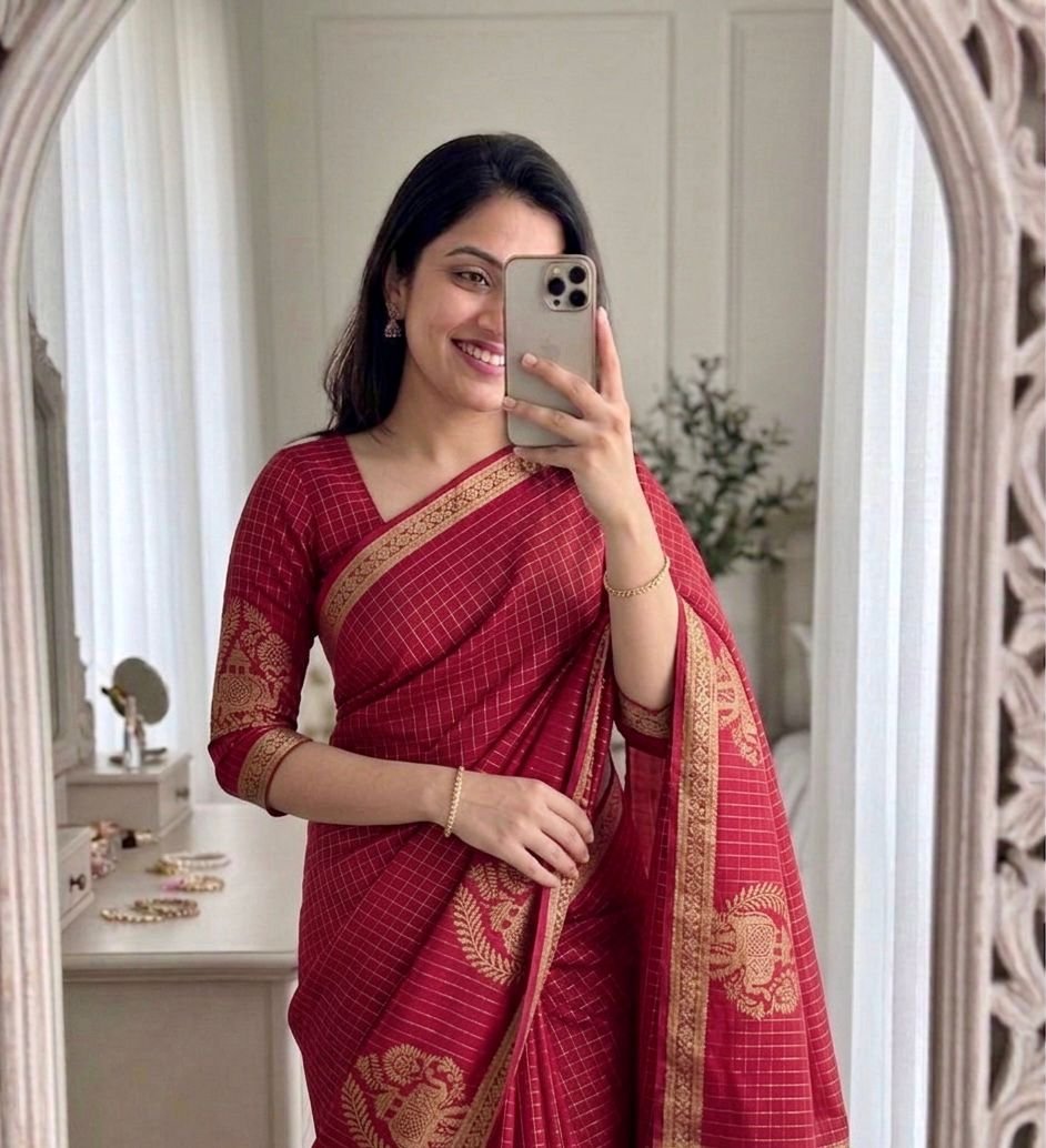 Viscose Chinon Weaving Pattern Saree image 8