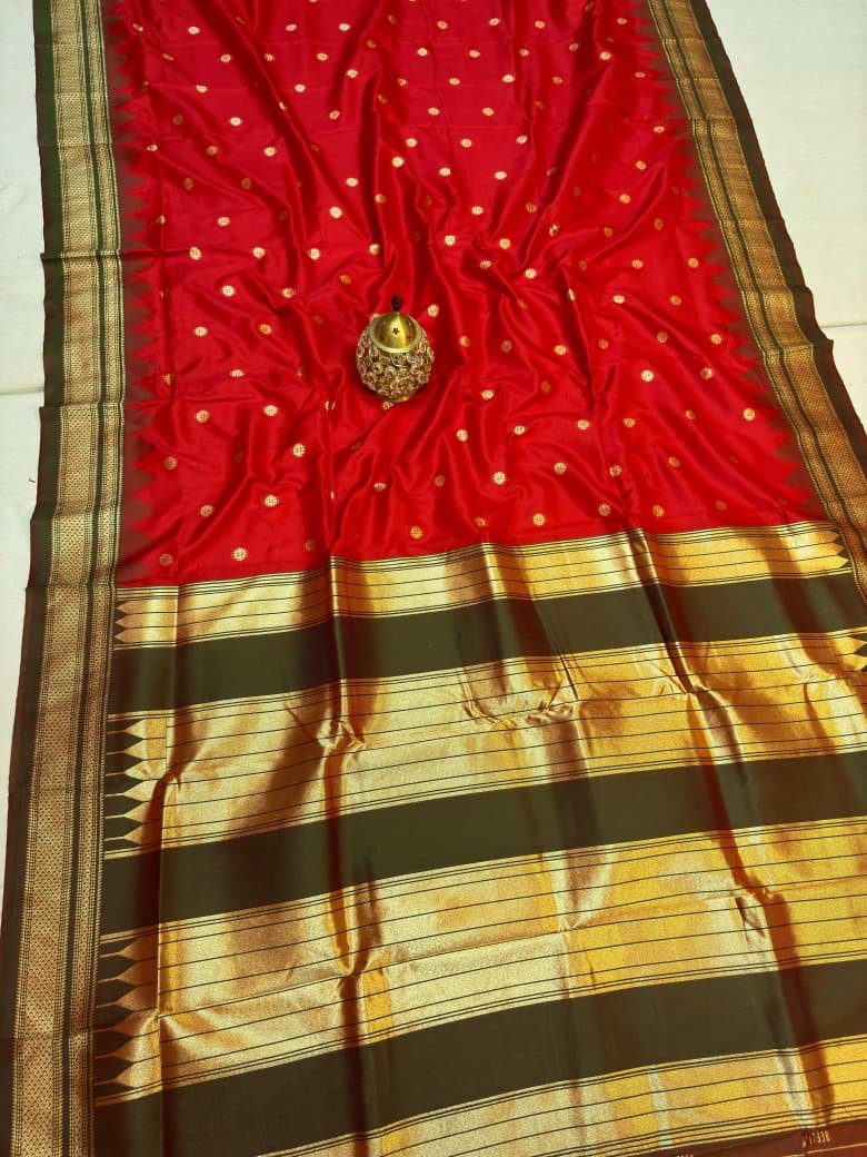 Traditional Erkal Paithani image 25