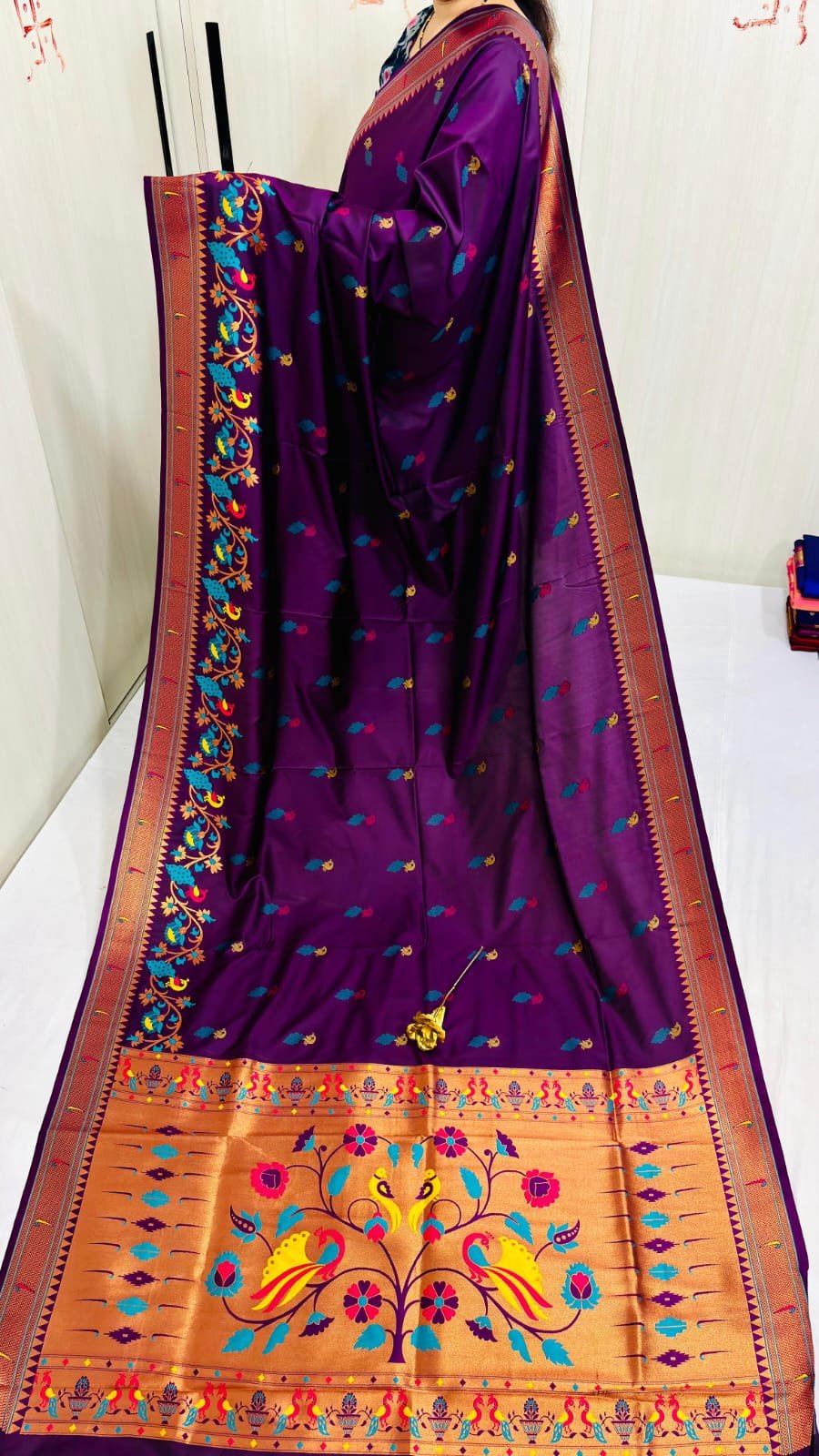 Dual Border Paithani image 6