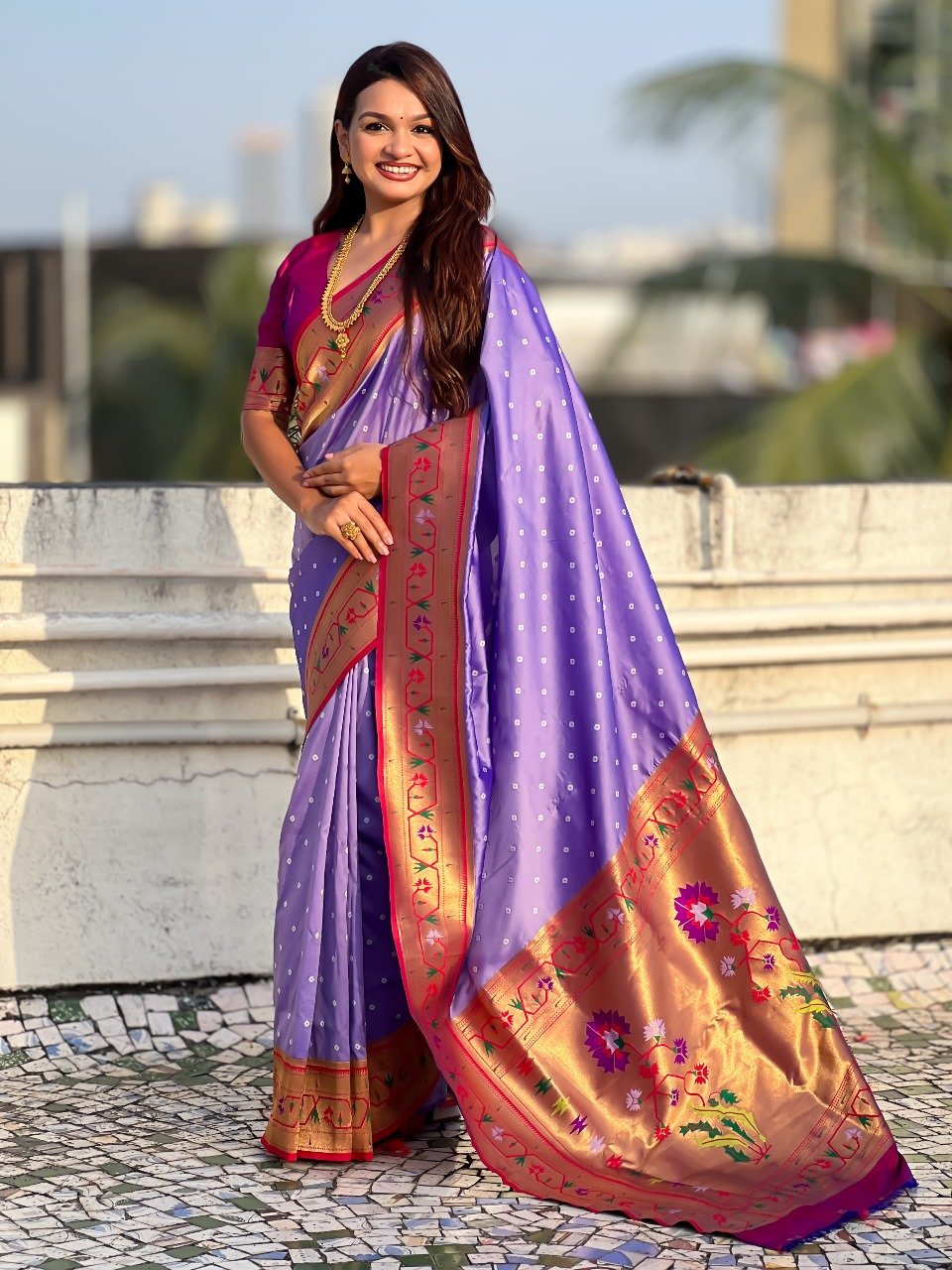 Bandhej Paithani image 4