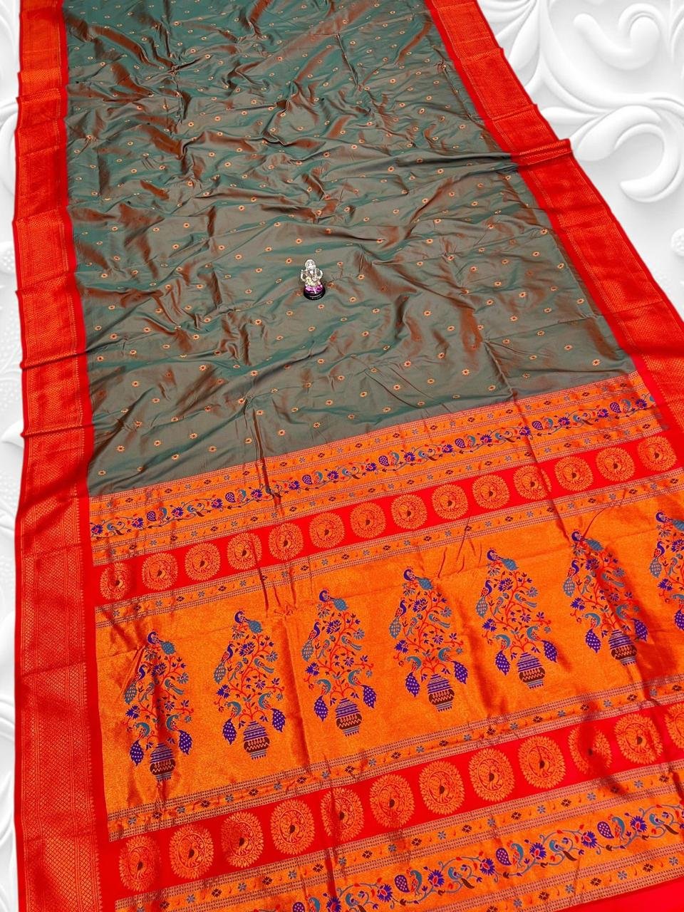 Navya Kadiyal Paithani image 8