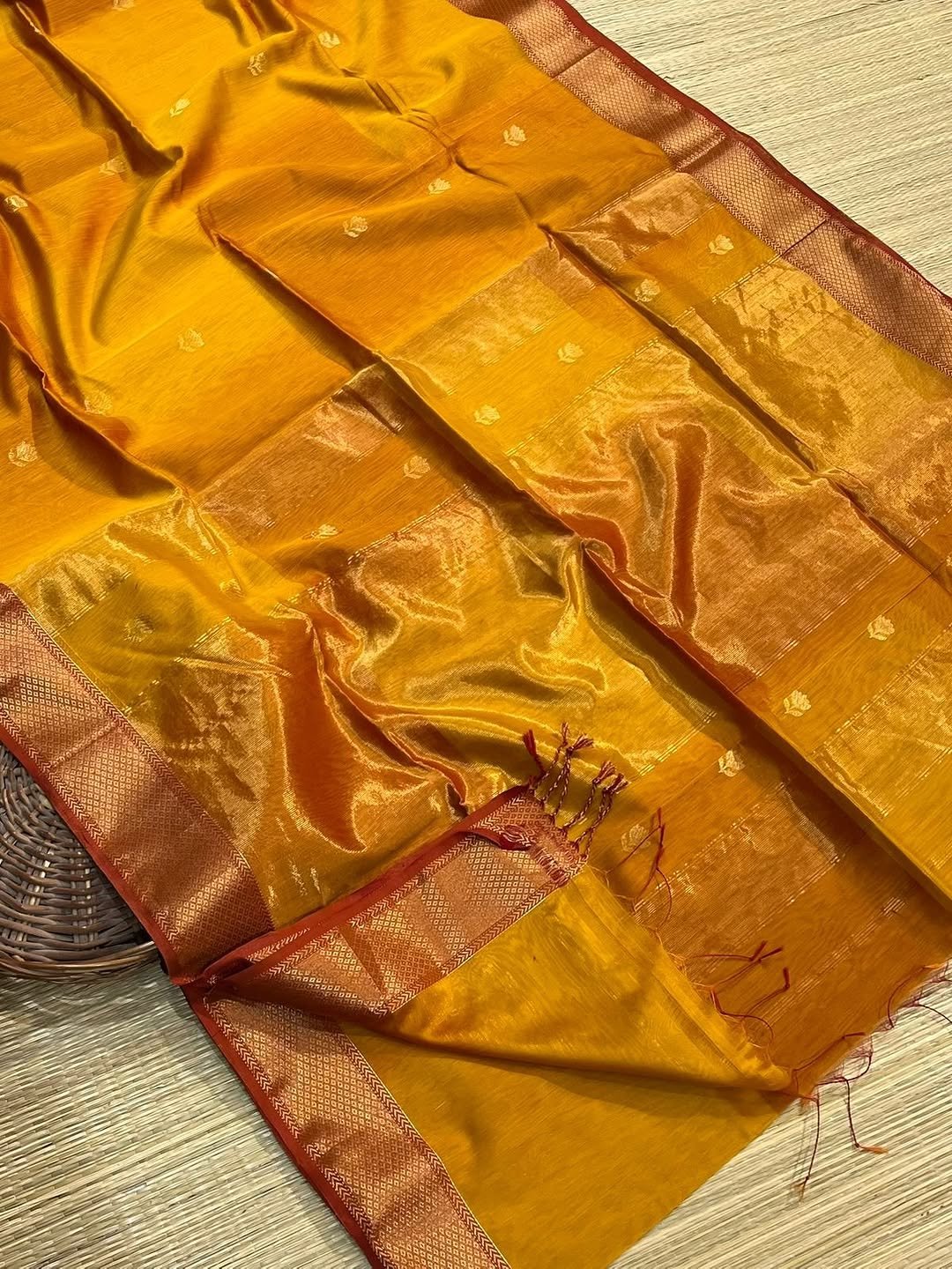 Dual Tone Maheshwari Handloom Golden Zari Lotus Flower Design image 14