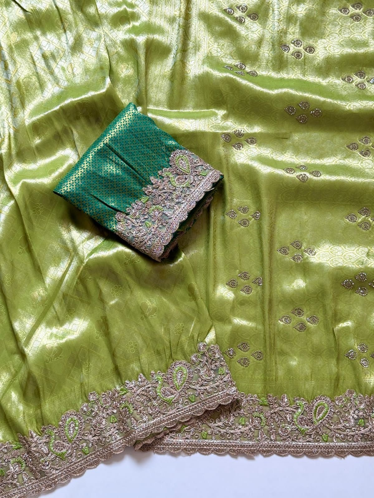 Soft Silk Saree With Self Jaquard Weaving image 12
