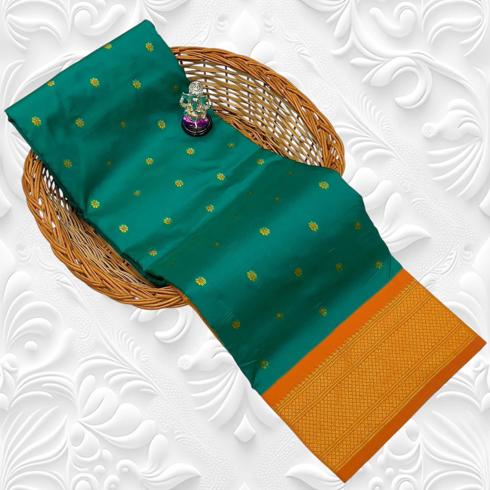 Navya Kadiyal Paithani image 2
