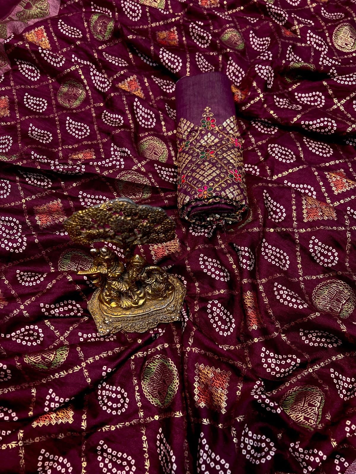 Dola Silk Bandhani Print Saree image 8