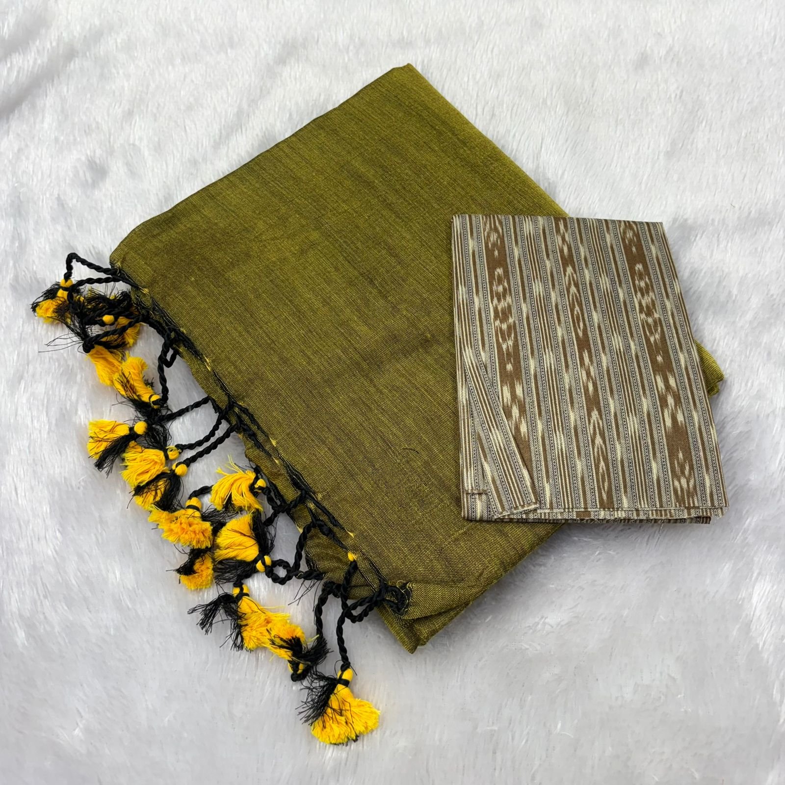 Soft Cotton Plain Saree with Ikkat Blouse Piece image 6
