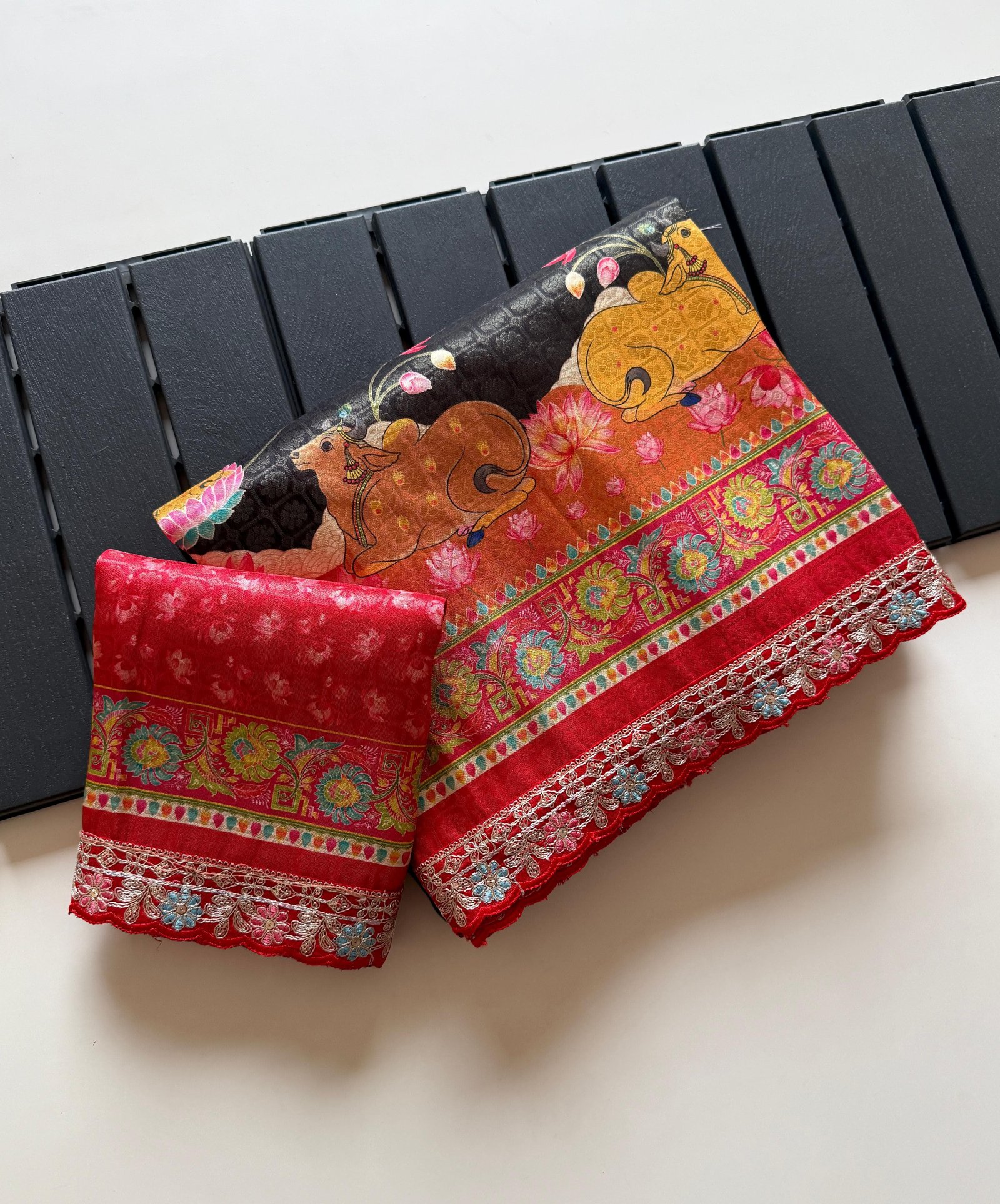 Dola Crepe Jacquard Weaving Saree image 2