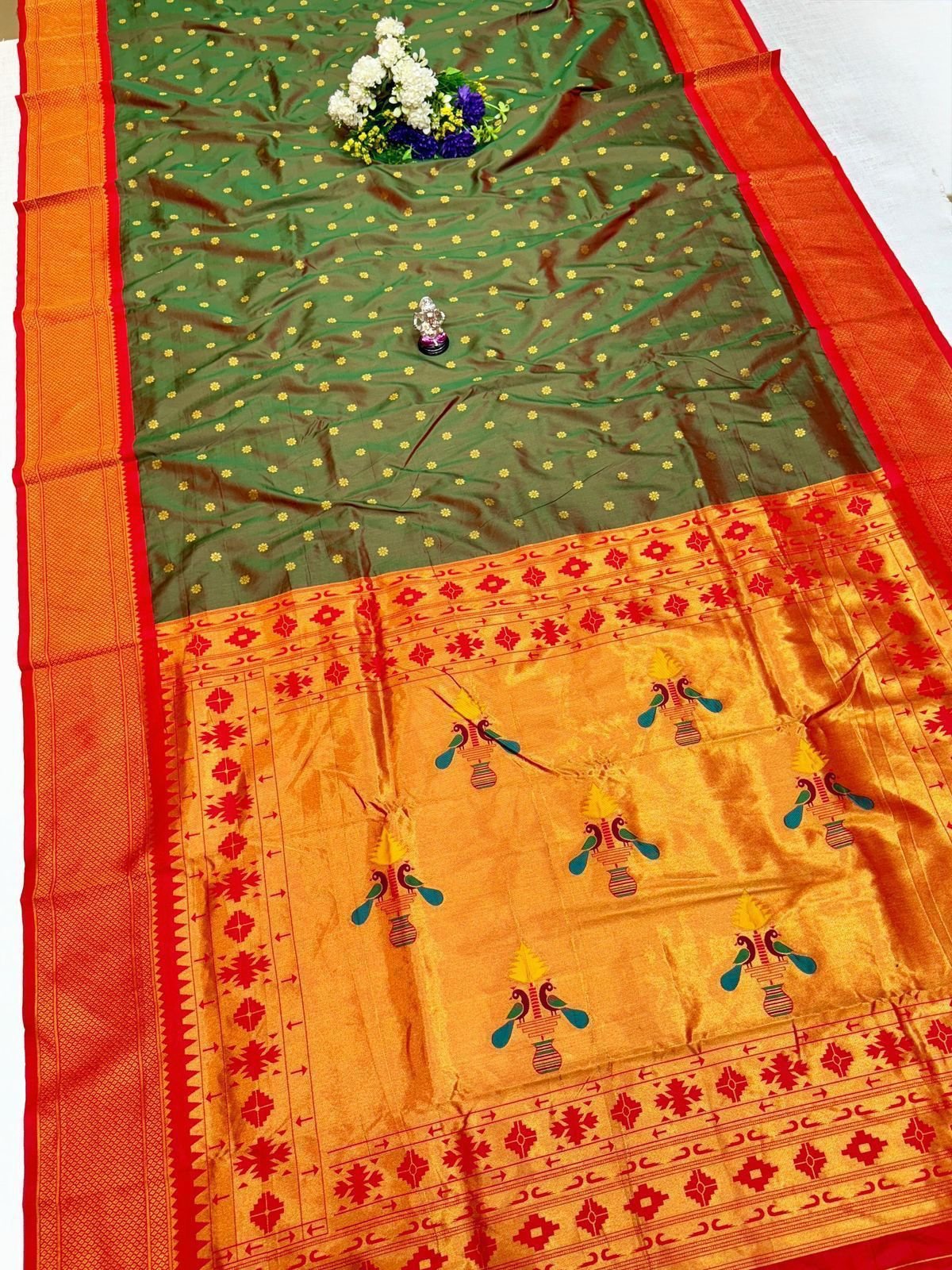 Yeola Kalanjali Double Pallu Paithani image 3