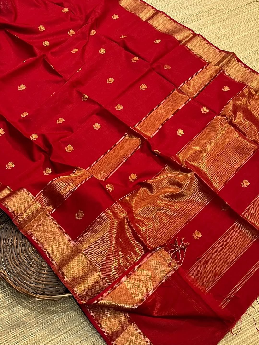 Single Color Pure Maheshwari Handloom Golden Zari Lotus Flower Design image 10