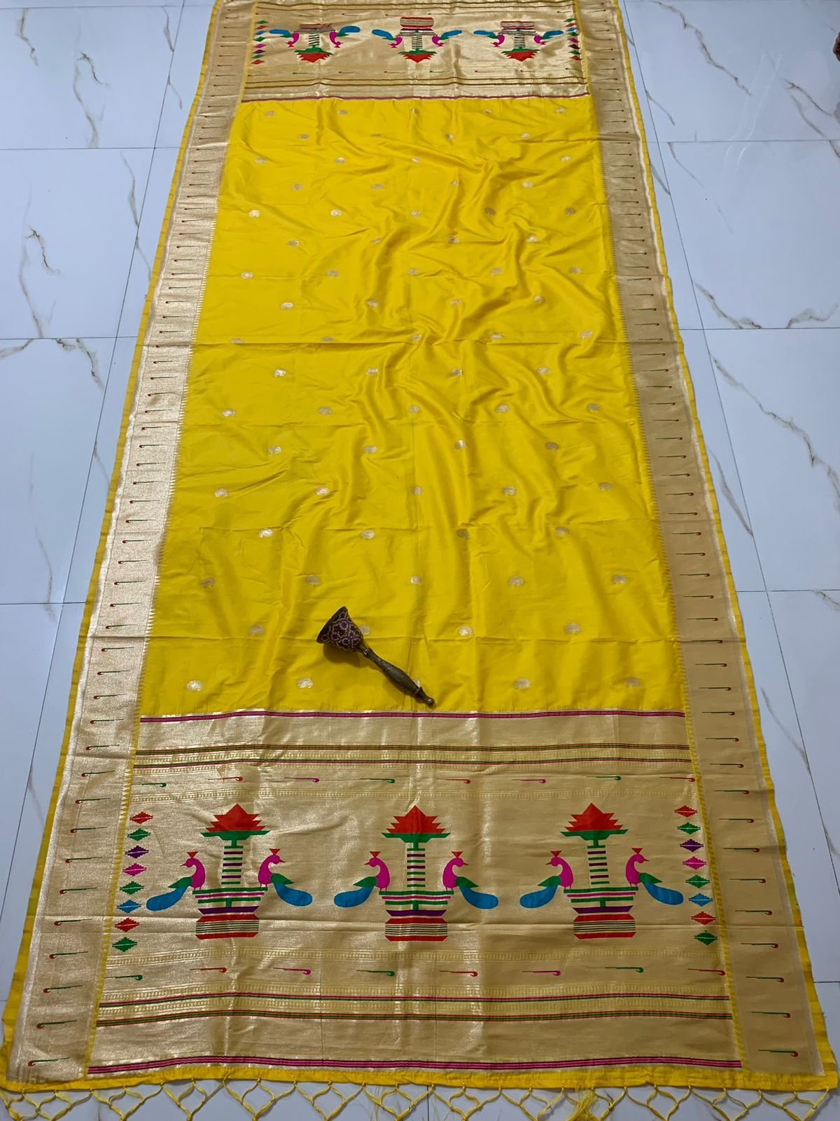 Munya Border Mango Butti Dupatta image 15
