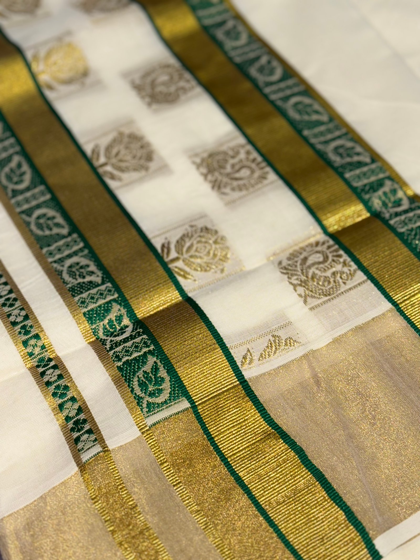 Kerala Kasavu Saree GREEN image 3