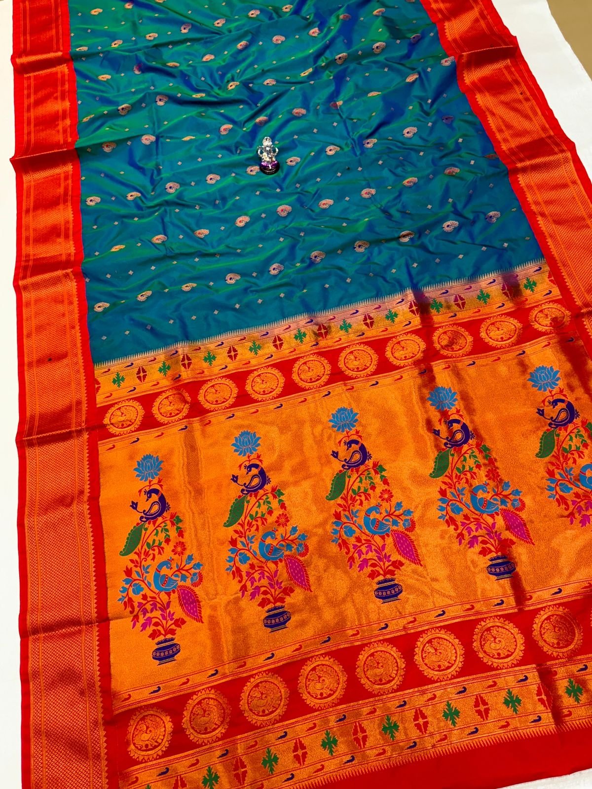 Khushi Kadiyal Paithani image 3