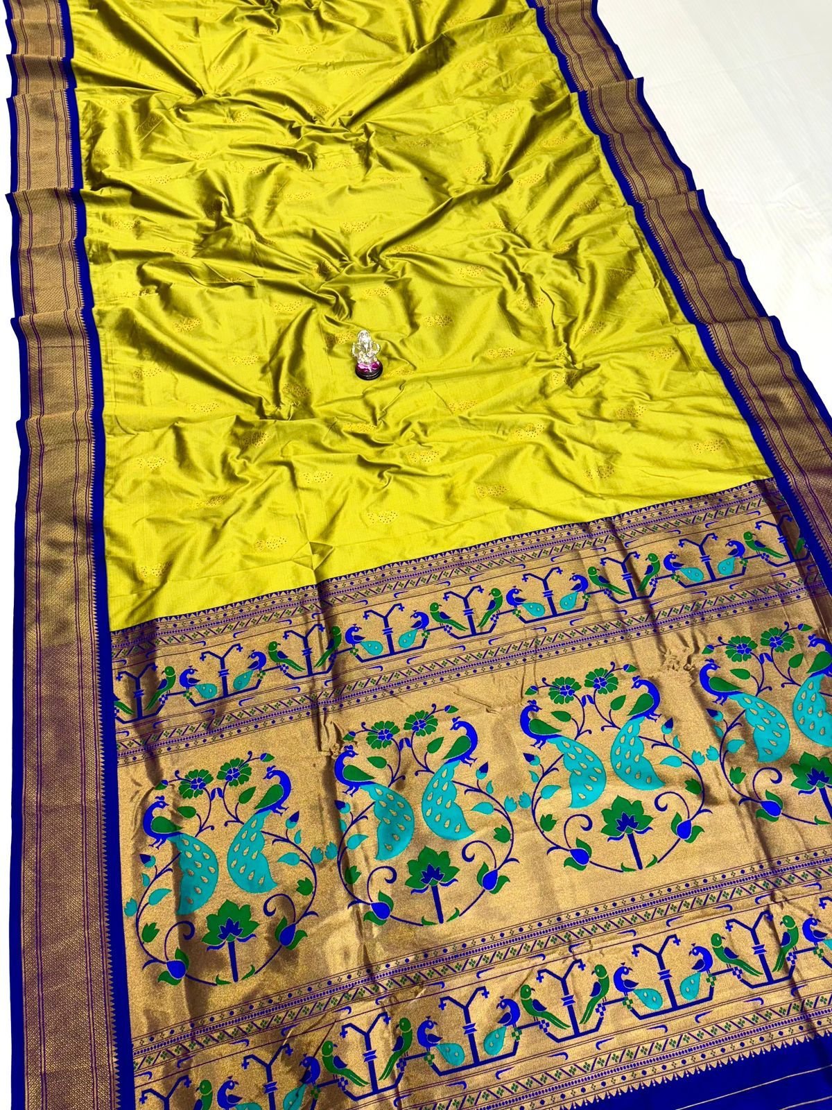 Mayuri Zhumka Kadiyal Paithani image 7