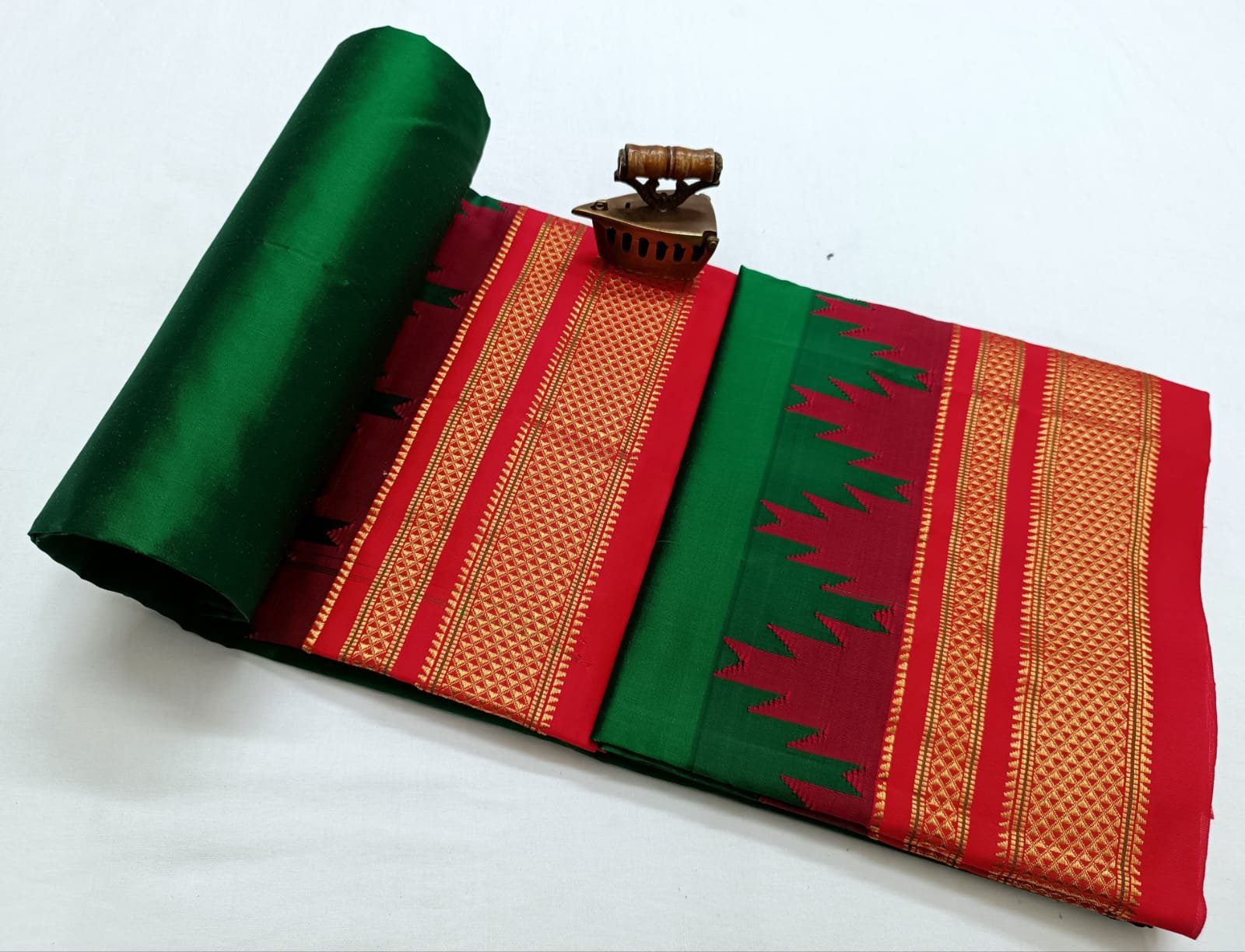 Temple Irkal Paithani Pure Silk Saree image 12