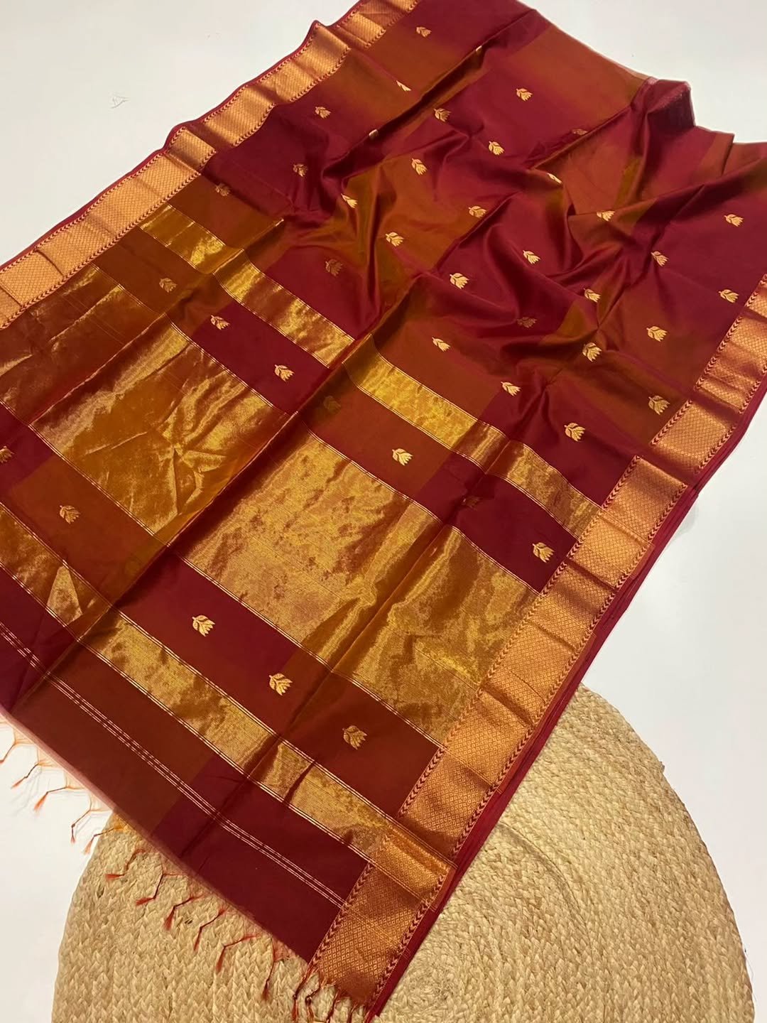 Dual Tone Maheshwari Handloom Golden Zari Lotus Flower Design image 4