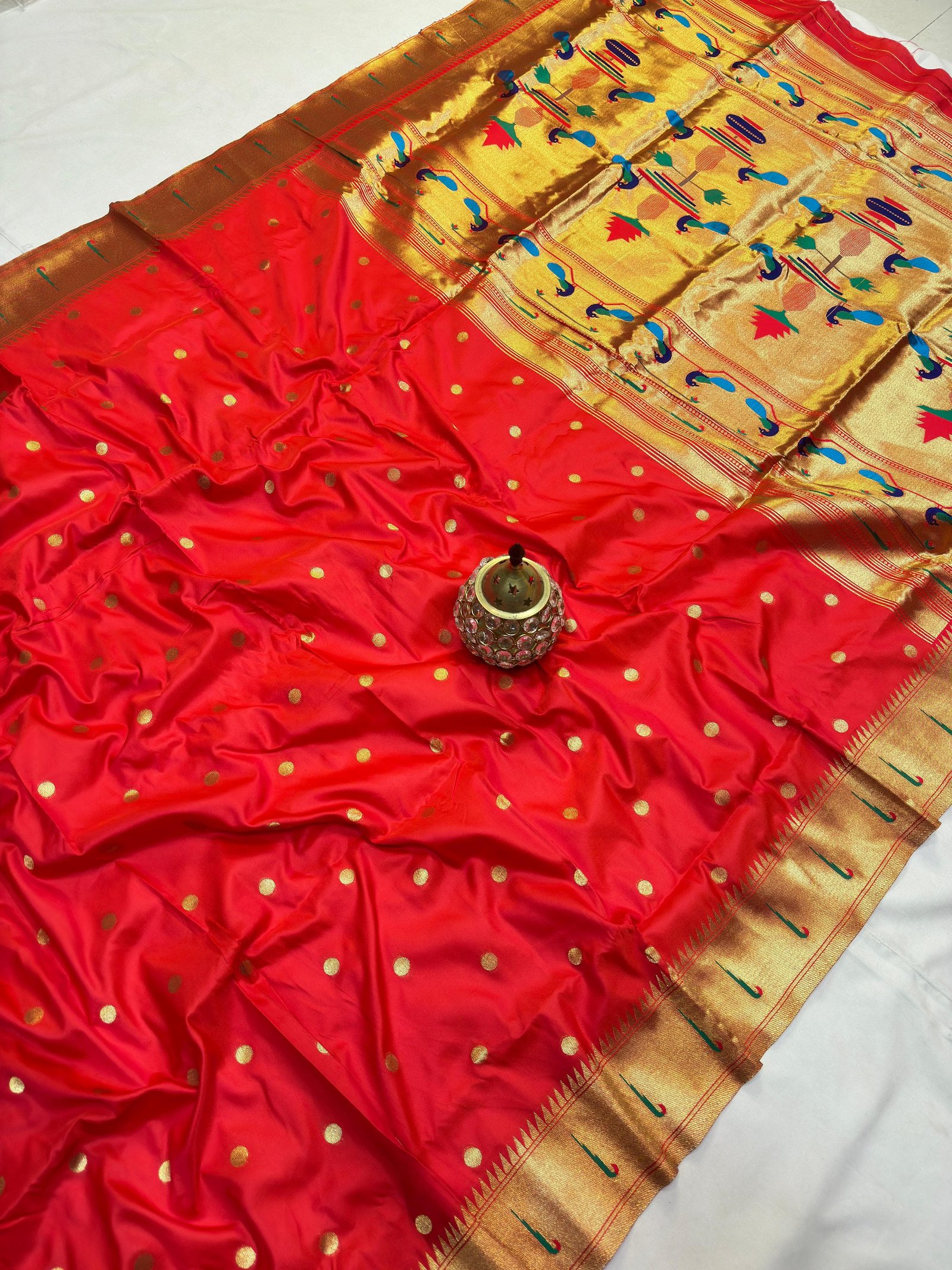 Single Muniya Border Paithani image 17
