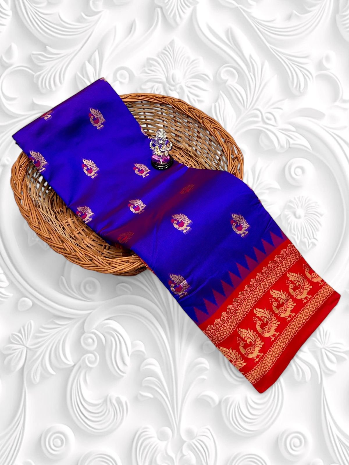 Shreyaa Gadwaal Paithani image 23