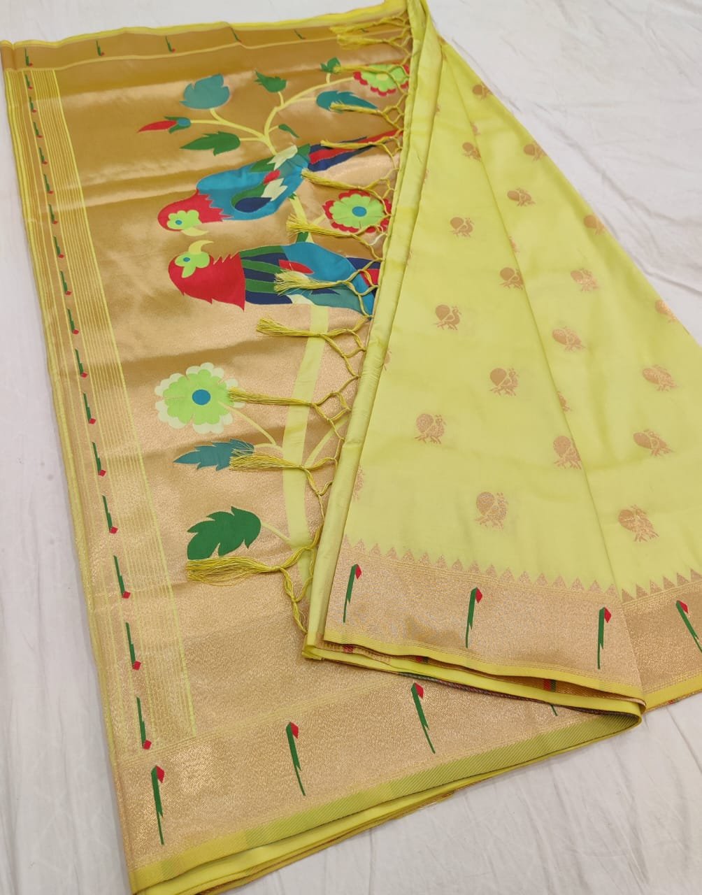 Single Muniya Paithani image 4
