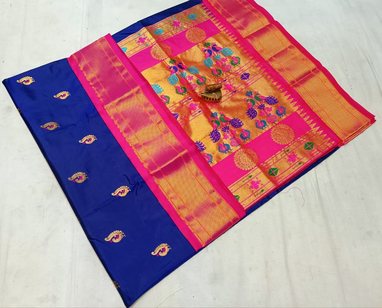 Kadiyal Paithani Pure Silk image 3