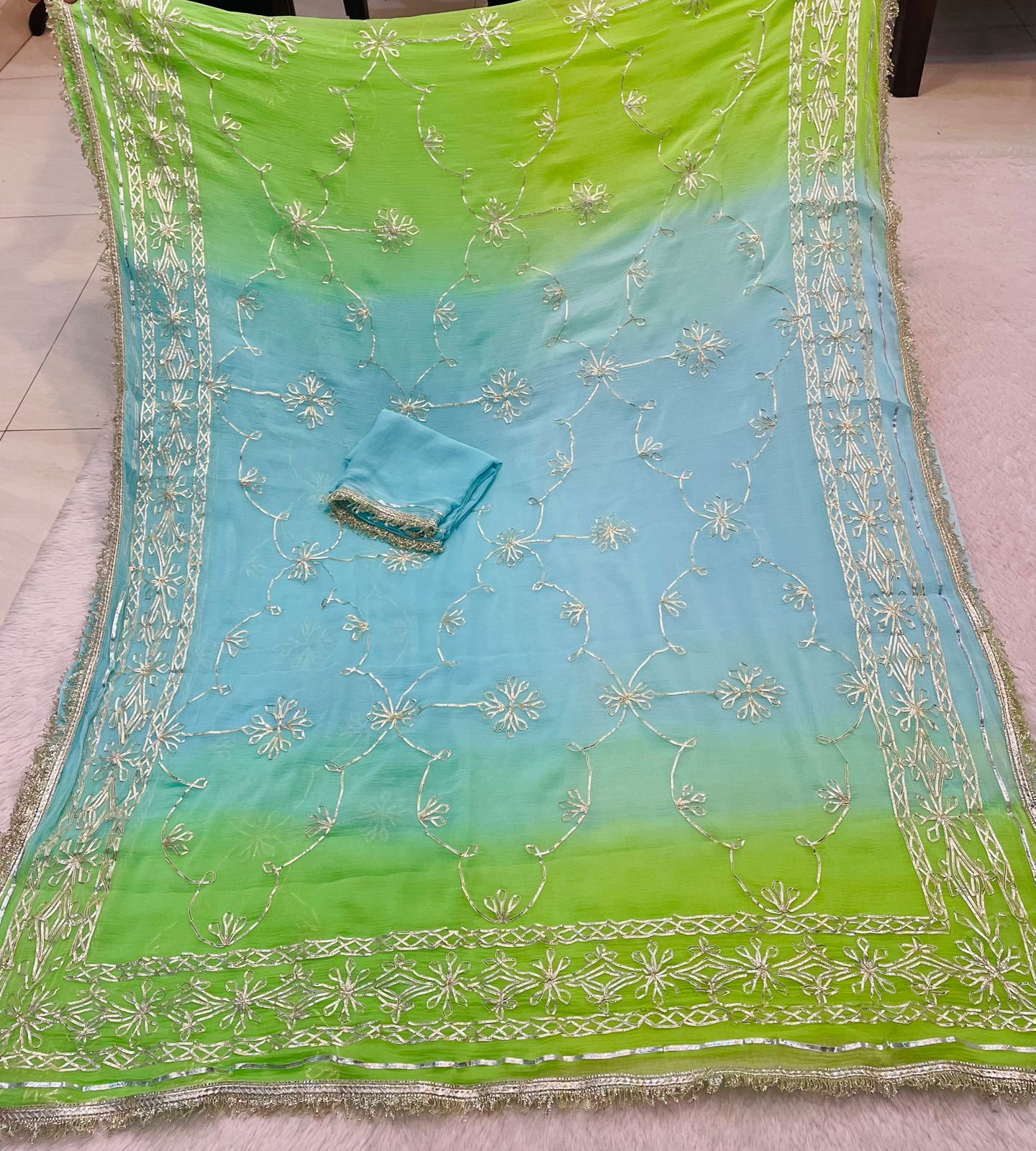 Half Pure Chiffon Saree image 2