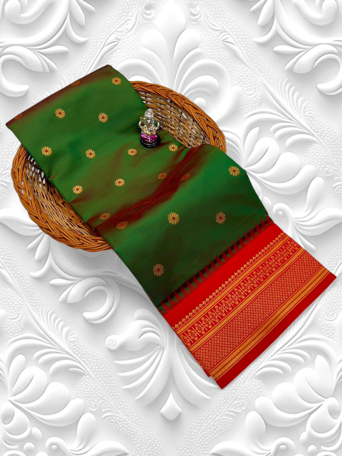 Aarya Fancy Pallu Kadiyal Paithani image 5