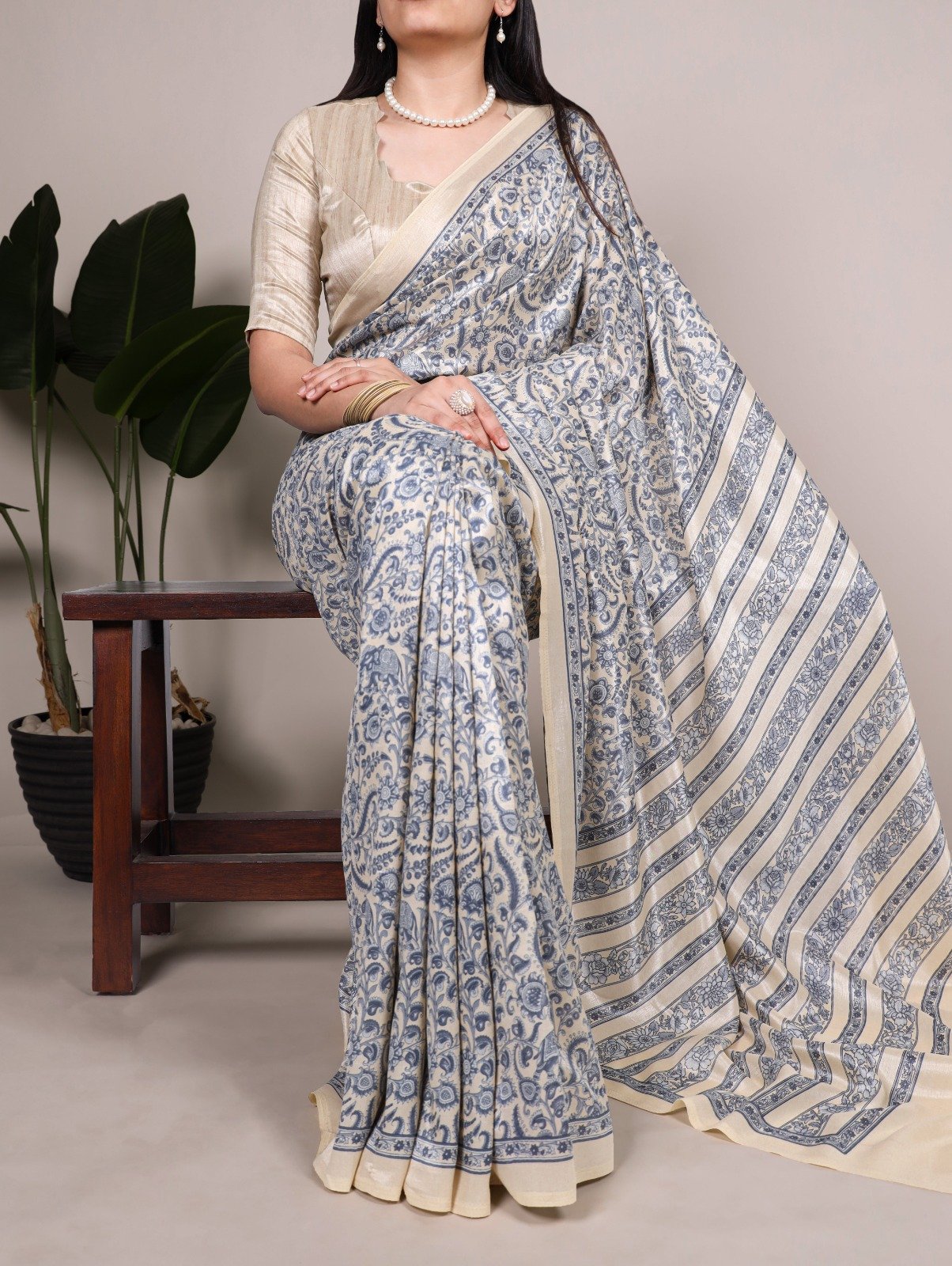 Tussar silk saree image 3
