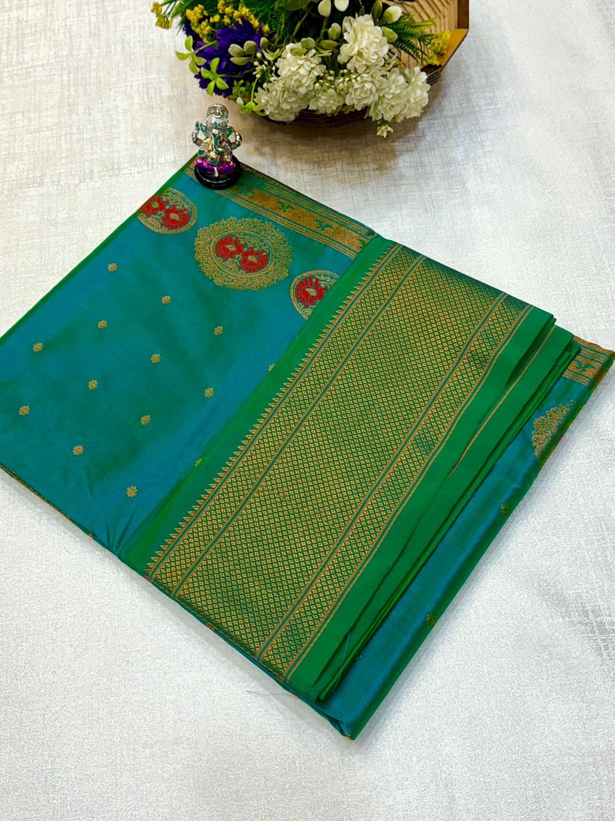 4 Colour Pallu Kalanjali Paithani image 8