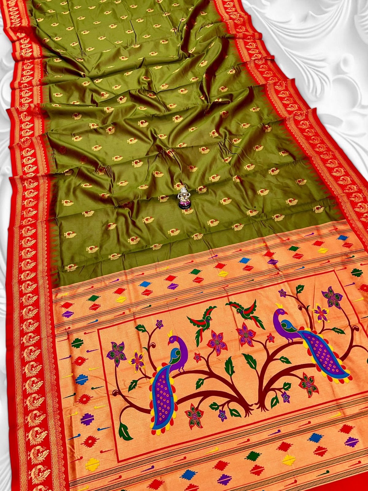 Shreyaa Gadwaal Paithani image 12
