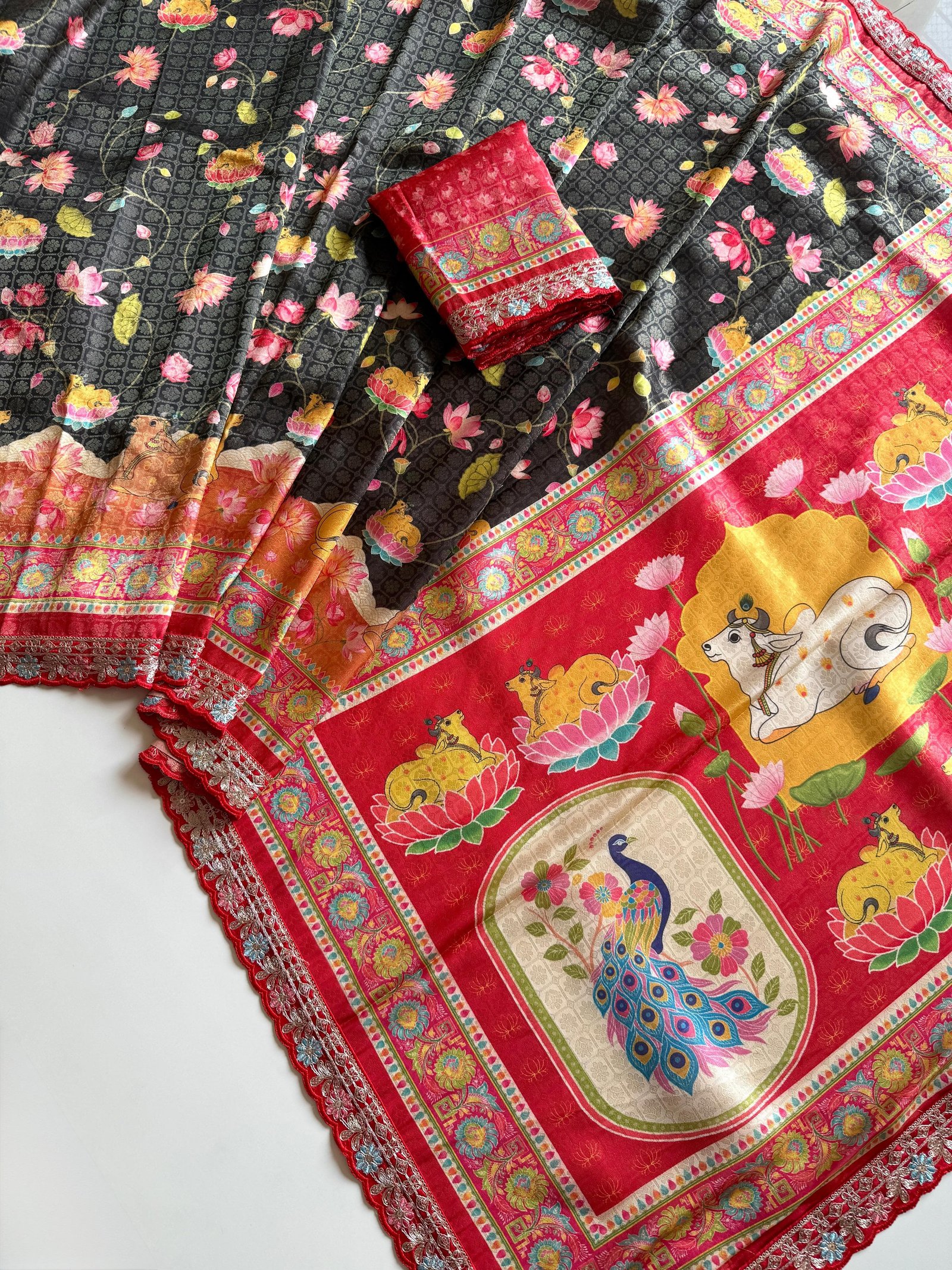 Dola Crepe Jacquard Weaving Saree image 3