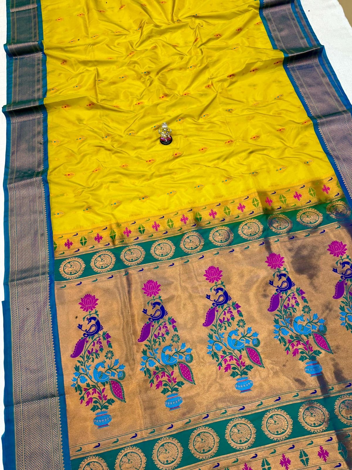 Khushi Kadiyal Paithani image 9