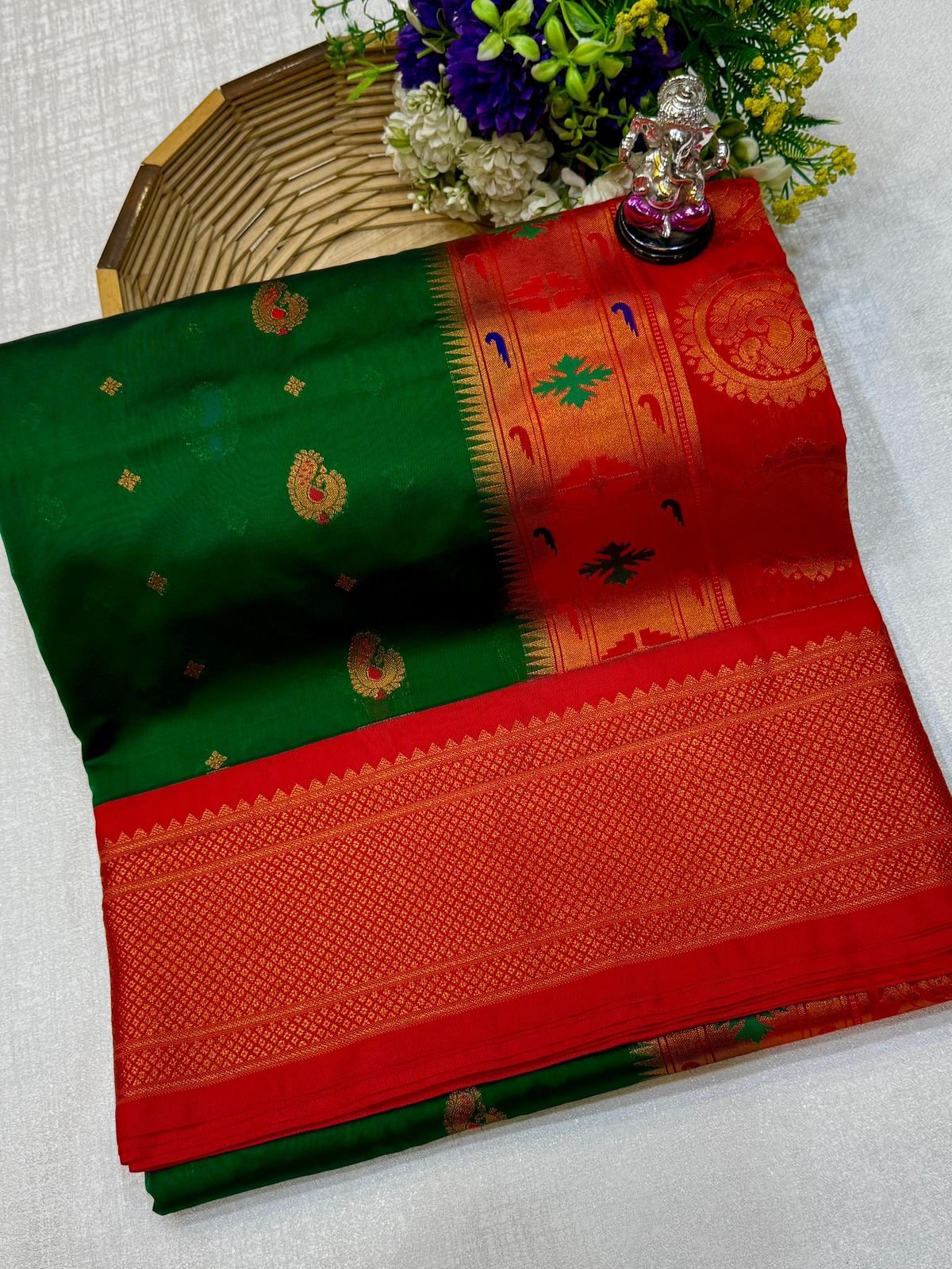 Khushi Kadiyal Paithani