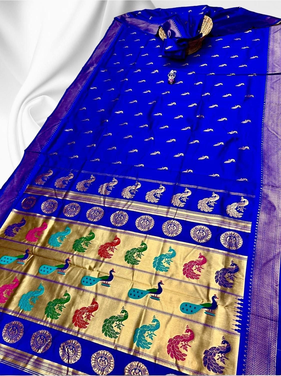 Ridhima Kadiyal Paithani image 14