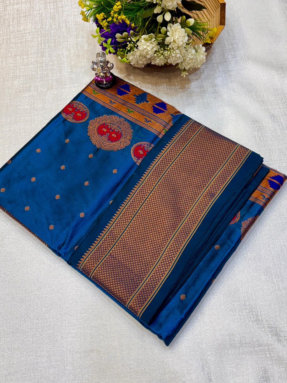 4 Colour Pallu Kalanjali Paithani image 2