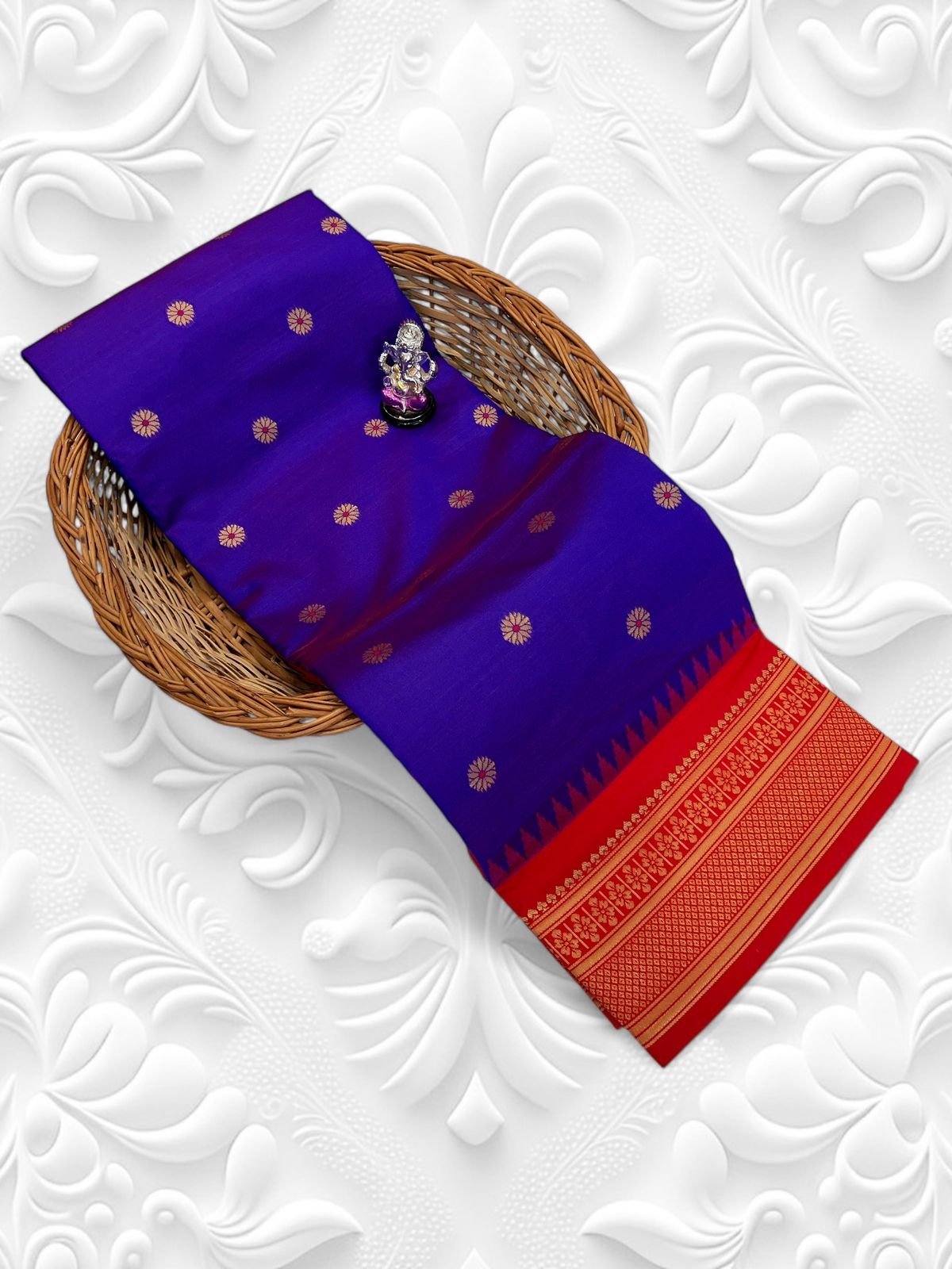 Aarya Fancy Pallu Kadiyal Paithani image 17