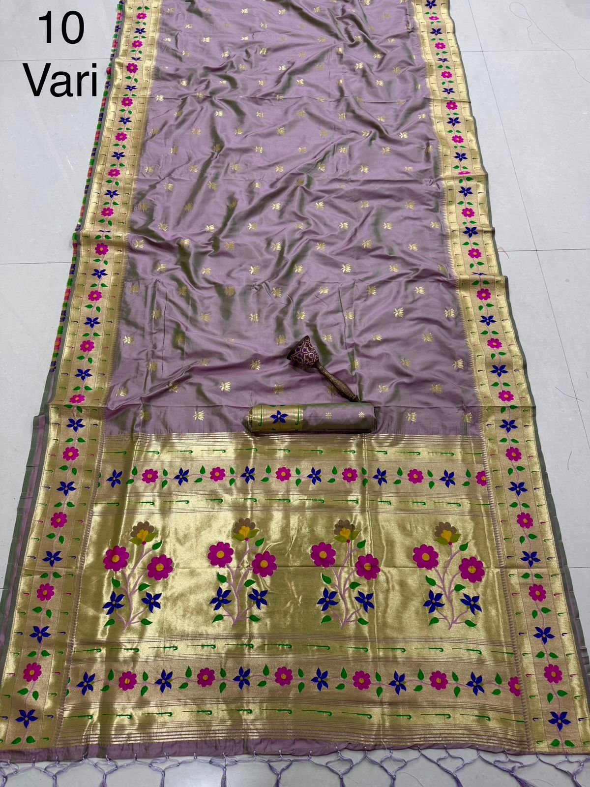 10 Vaar Flower Paithani Saree image 8
