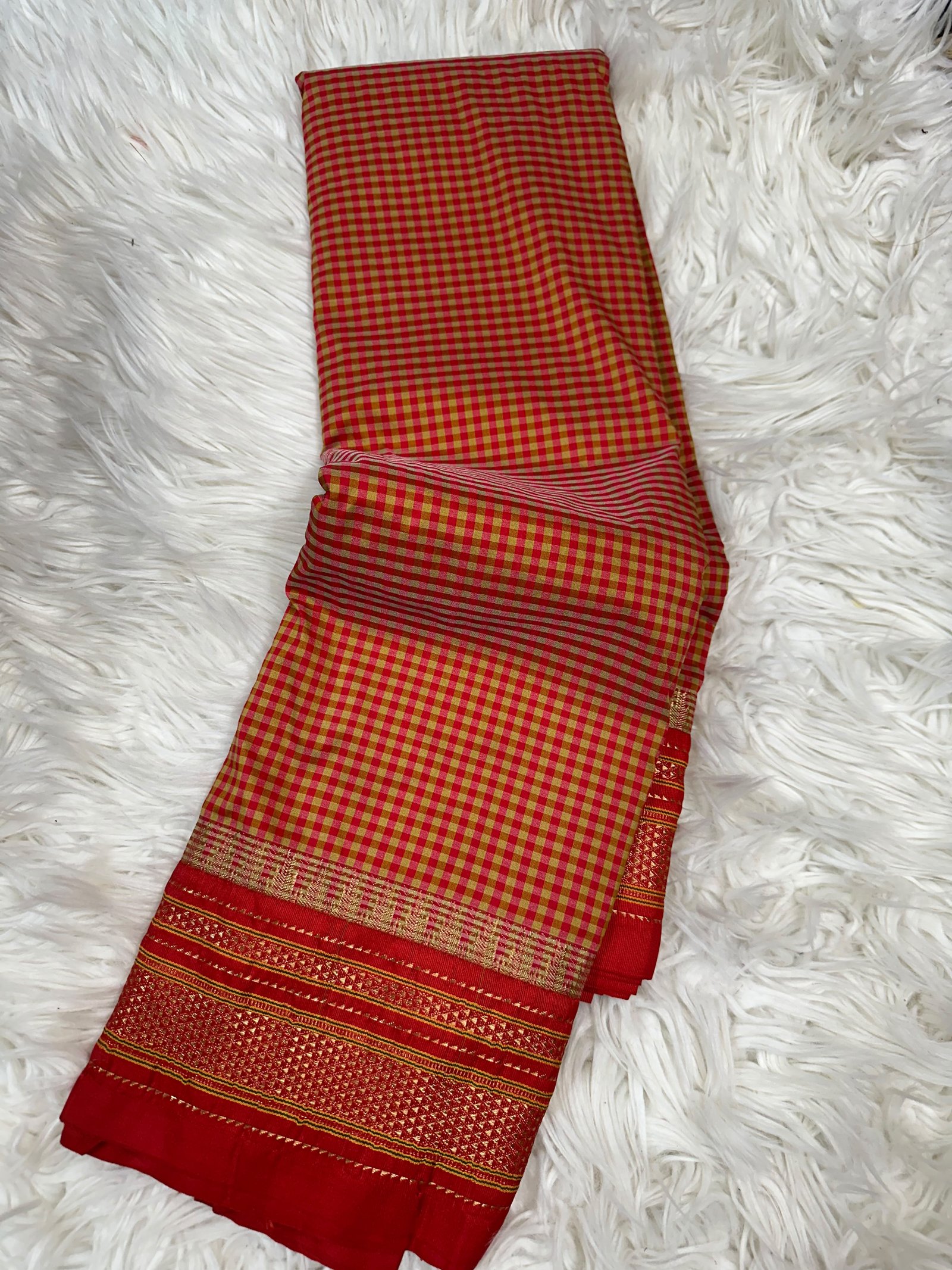 Ilkal Tum Tum Checks Saree image 8