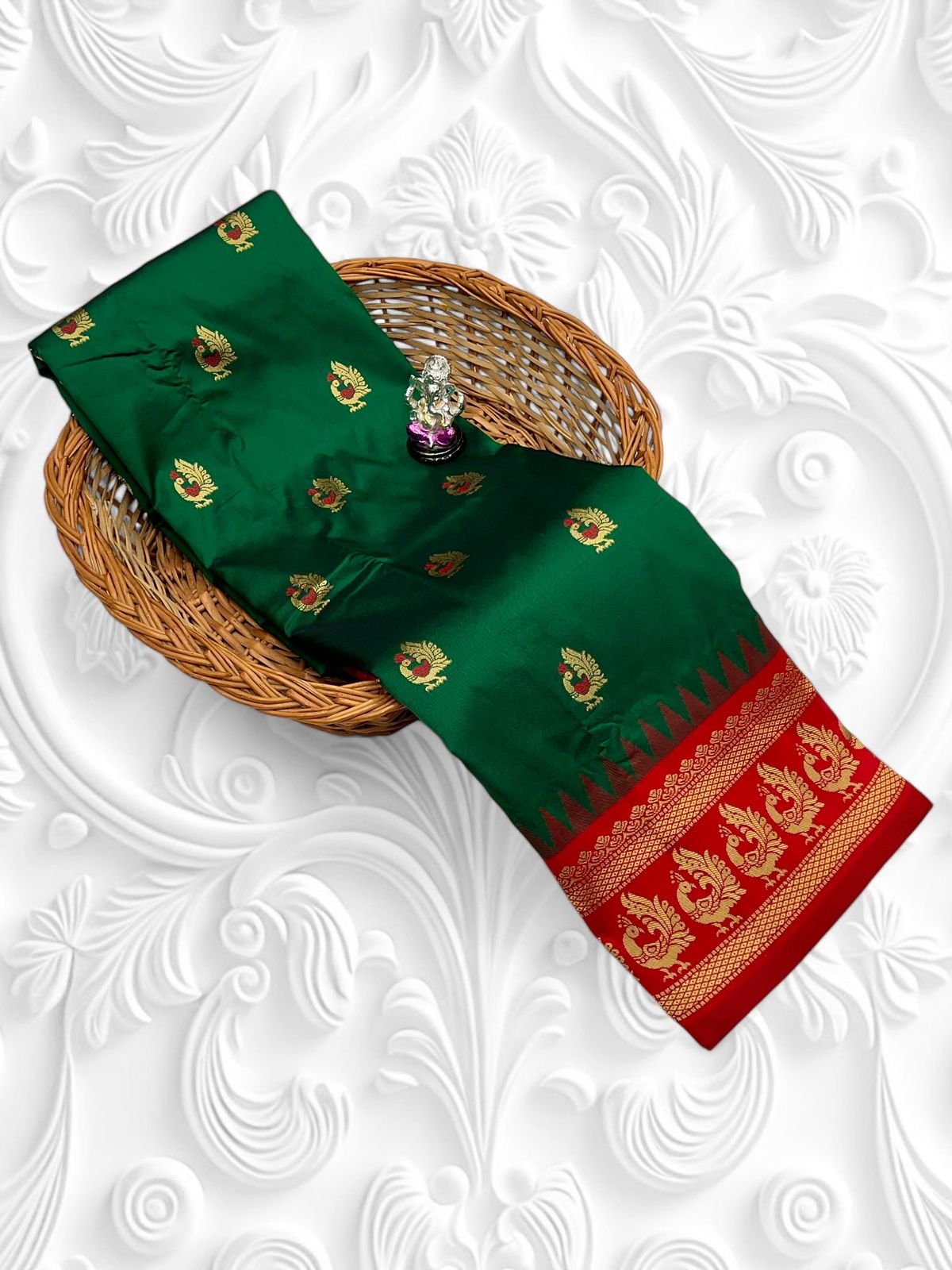 Shreyaa Gadwaal Paithani image 5