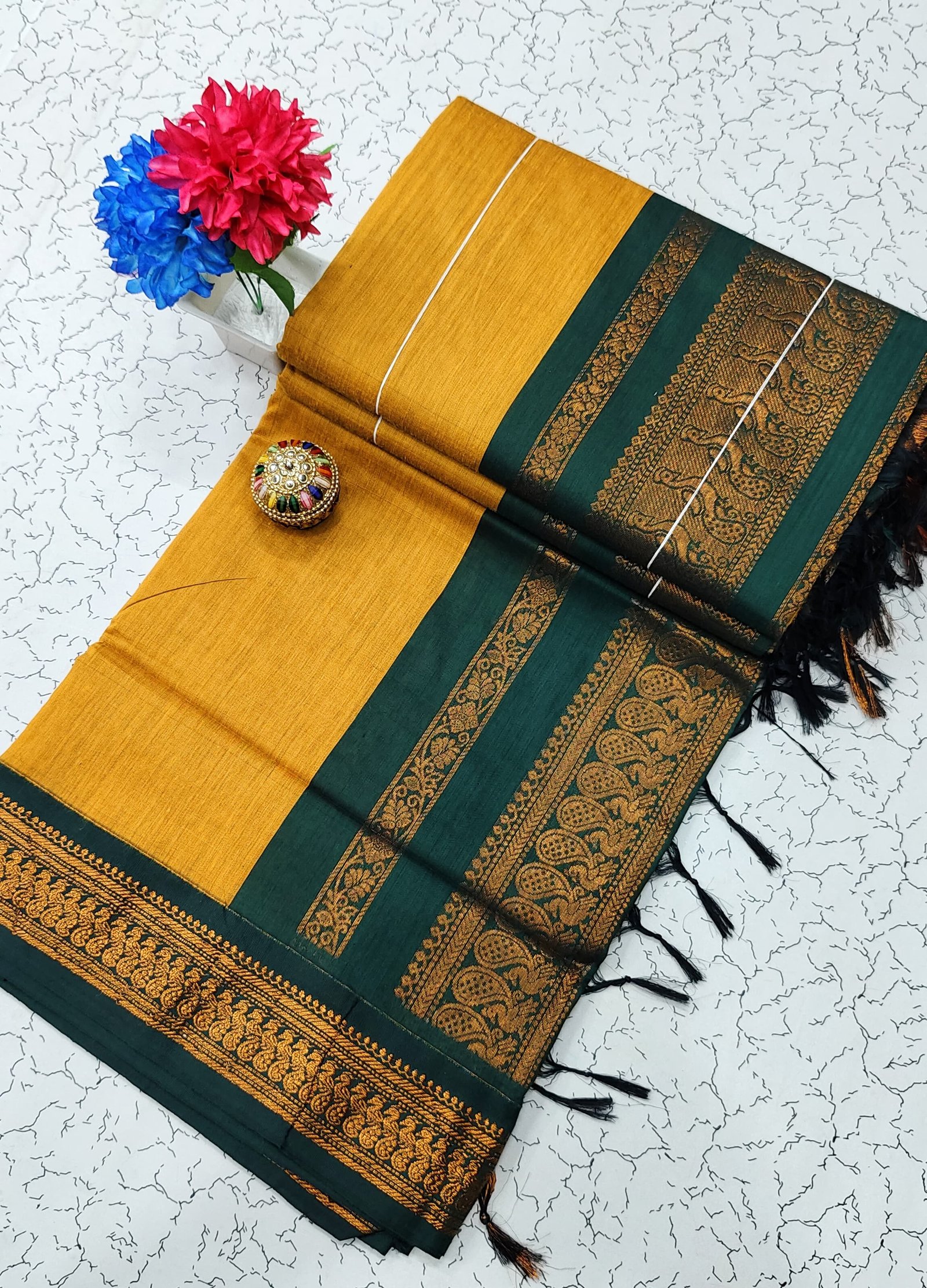 Kalyani Cotton Plain Saree image 4