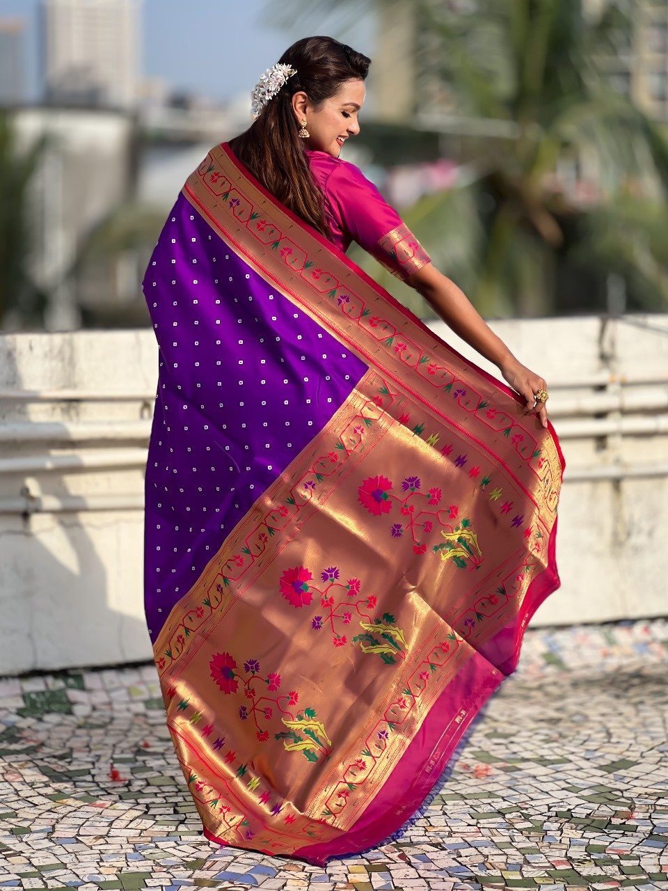 Bandhej Paithani image 15