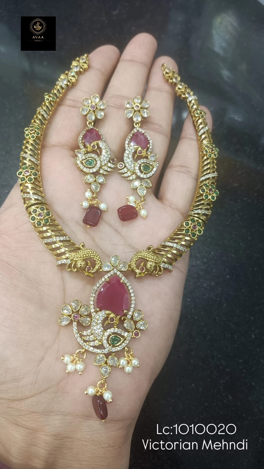 VICTORIAN SMALLNECKLACE 13