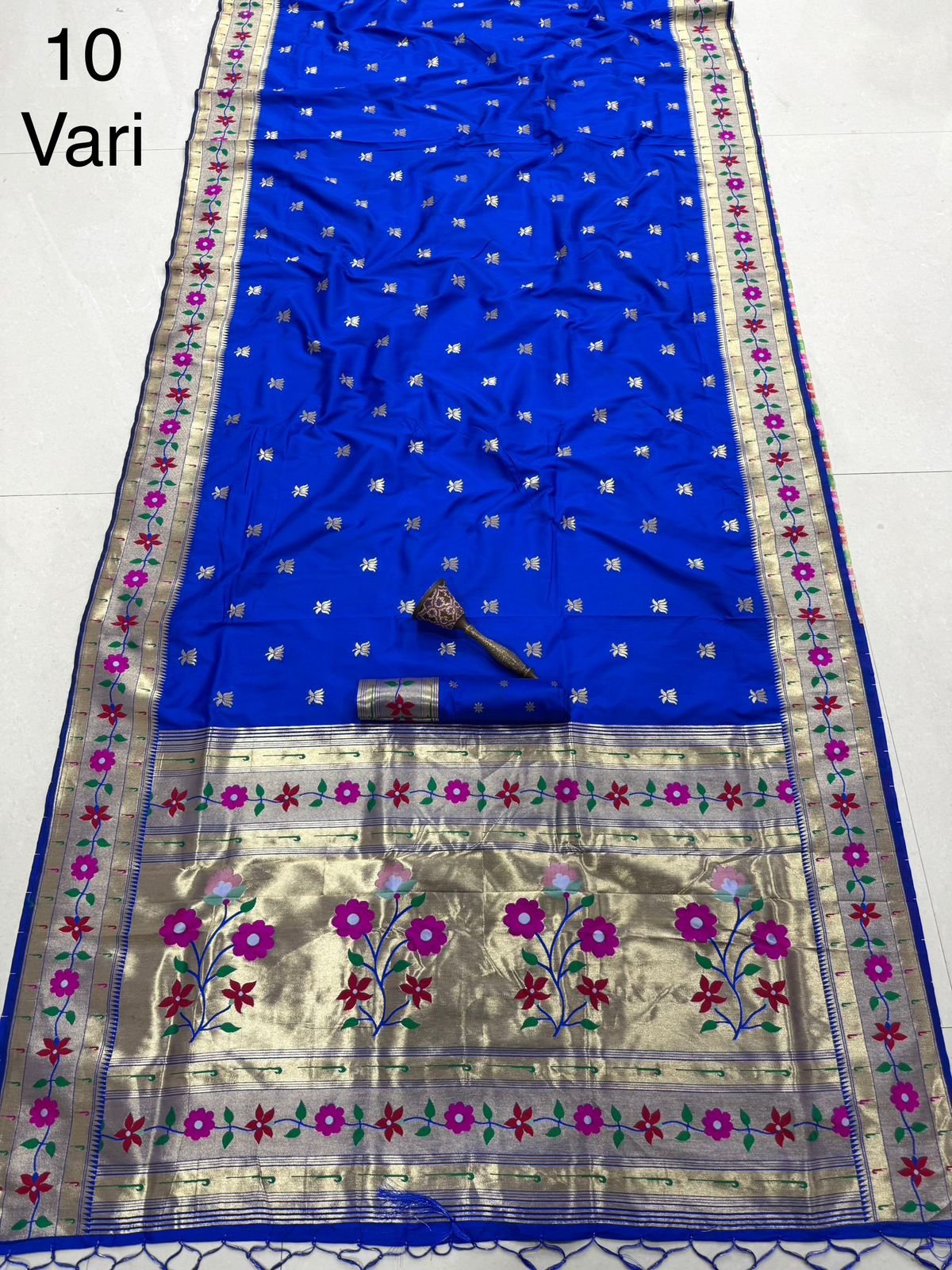 10 Vaar Flower Paithani Saree image 7