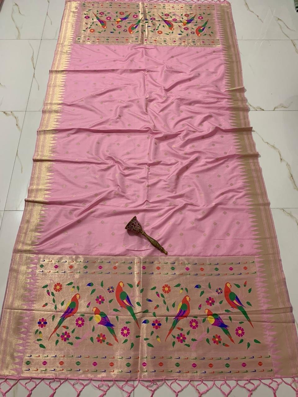 Temple Border Brocade Butti Dupatta image 17