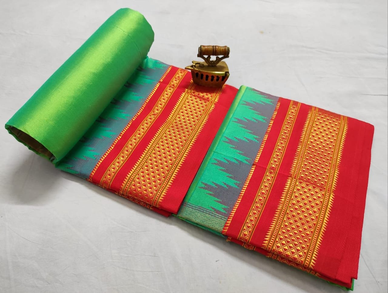 Temple Irkal Paithani Pure Silk Saree image 11