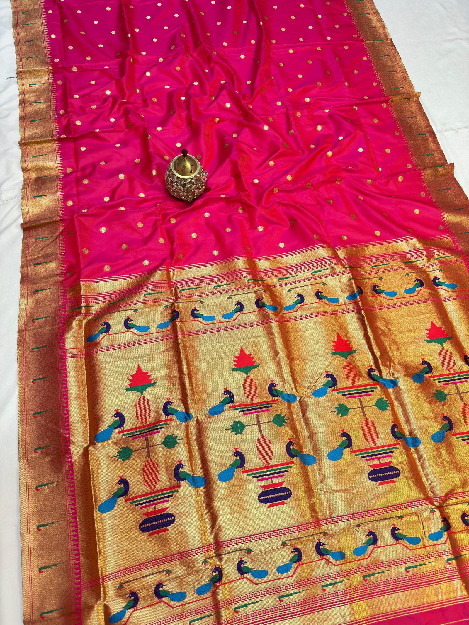 Single Muniya Border Paithani image 13