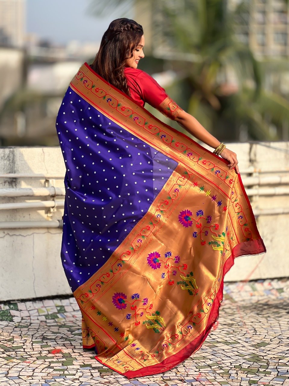 Bandhej Paithani image 12